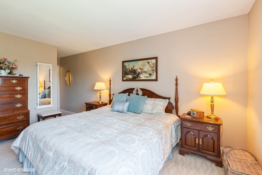 511 AURORA Avenue Unit: 405