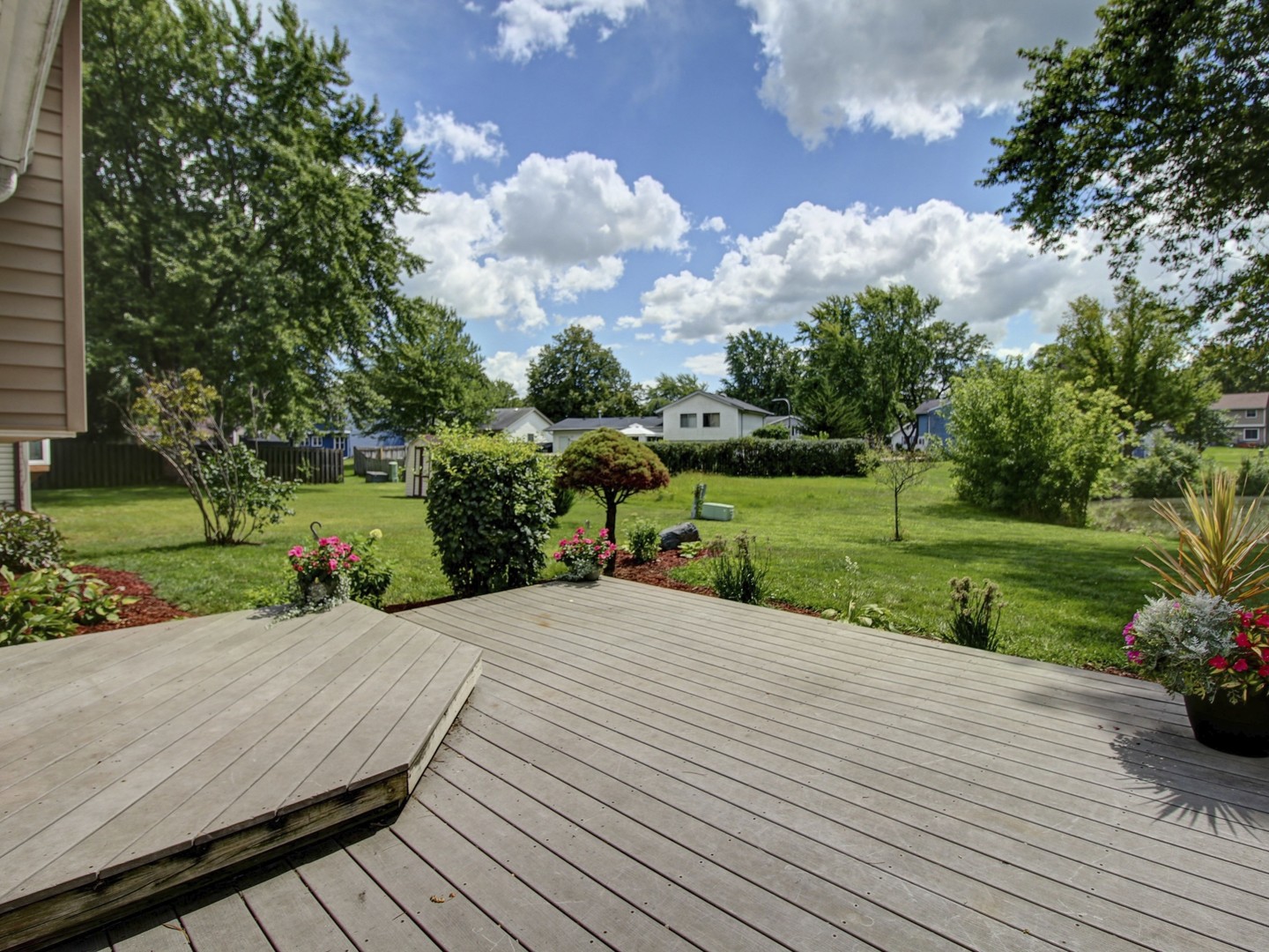 30W111 Glenhurst Court