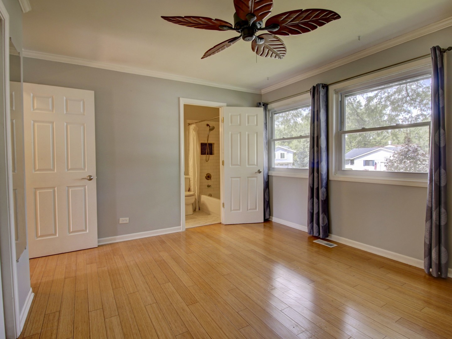 30W111 Glenhurst Court