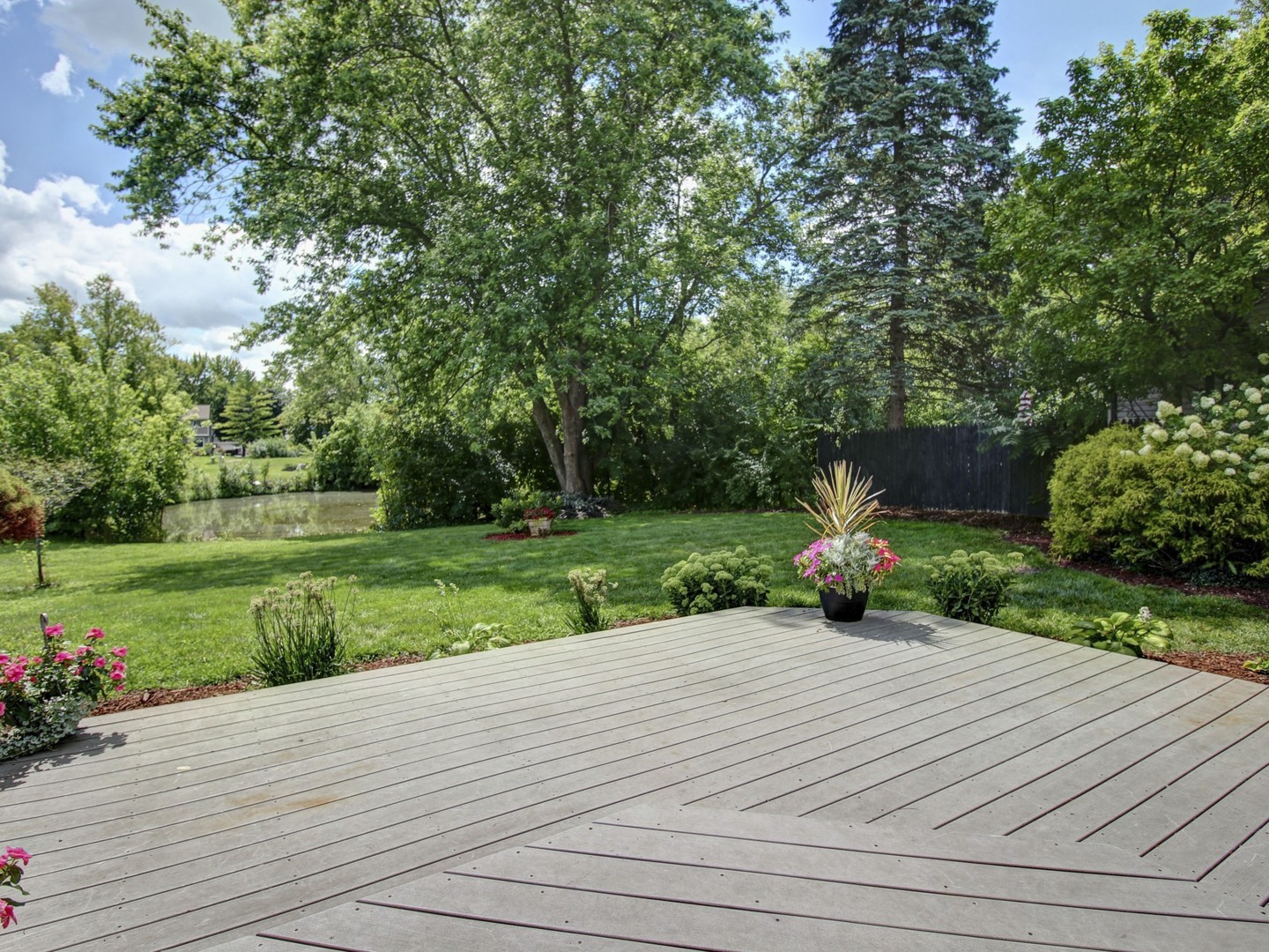 30W111 Glenhurst Court