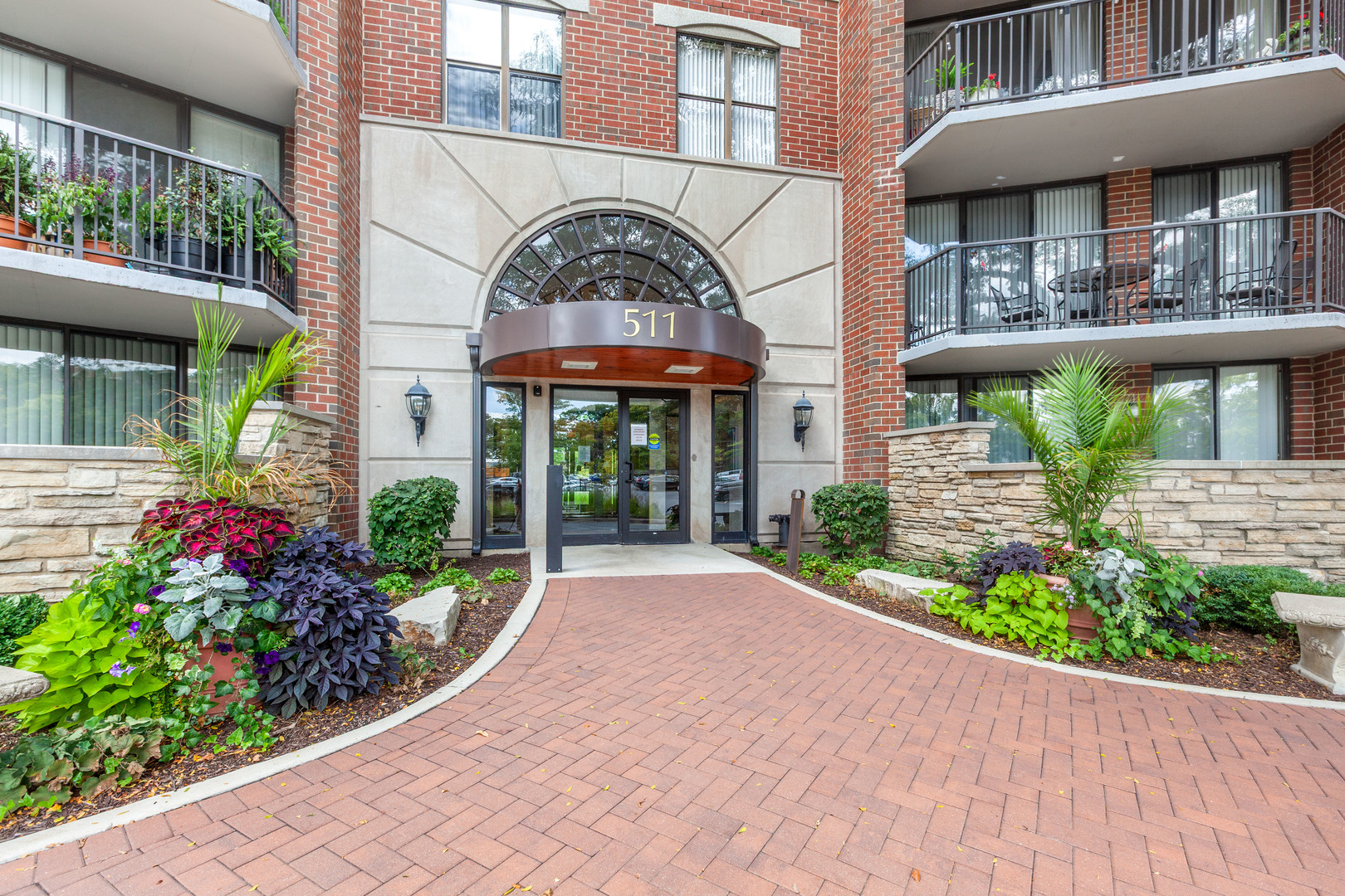511 AURORA Avenue Unit: 104