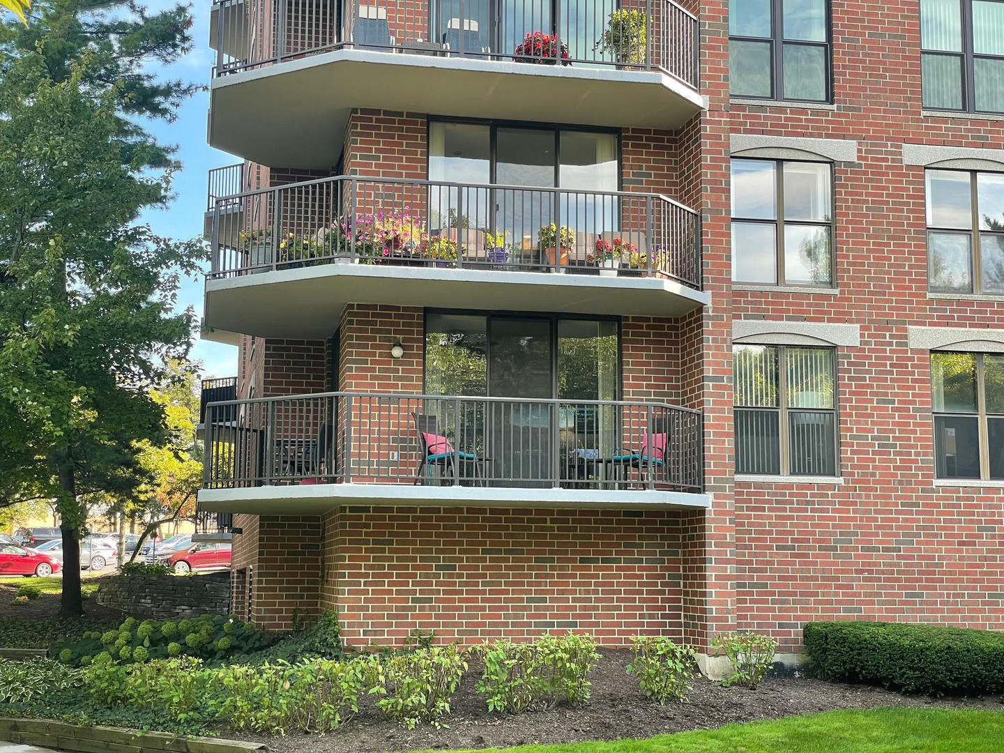 511 AURORA Avenue Unit: 104