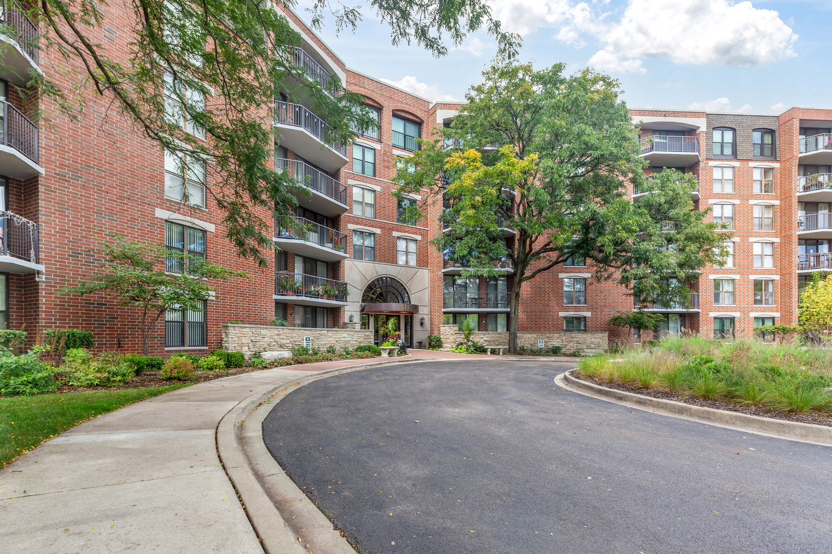 511 AURORA Avenue Unit: 104