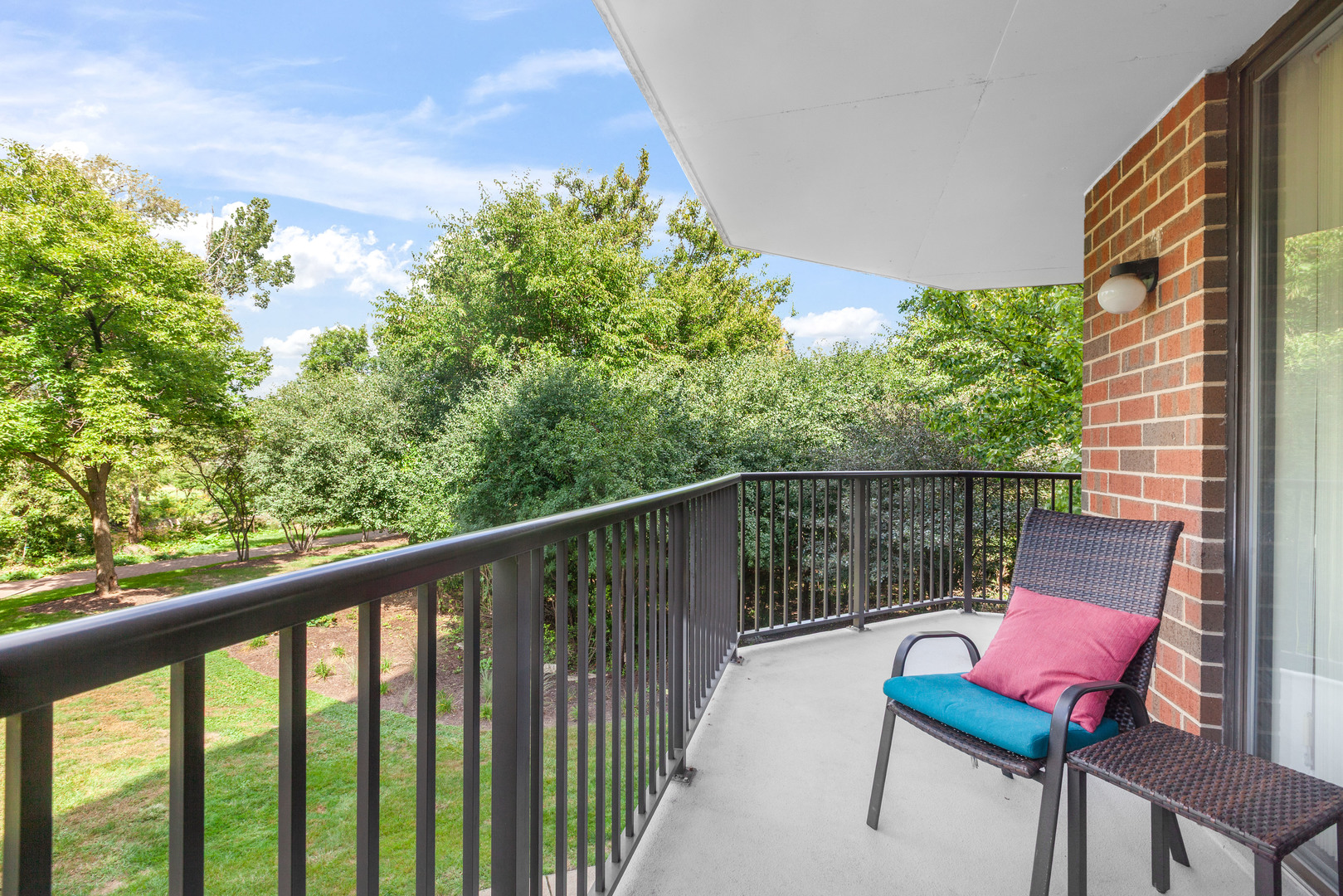 511 AURORA Avenue Unit: 104