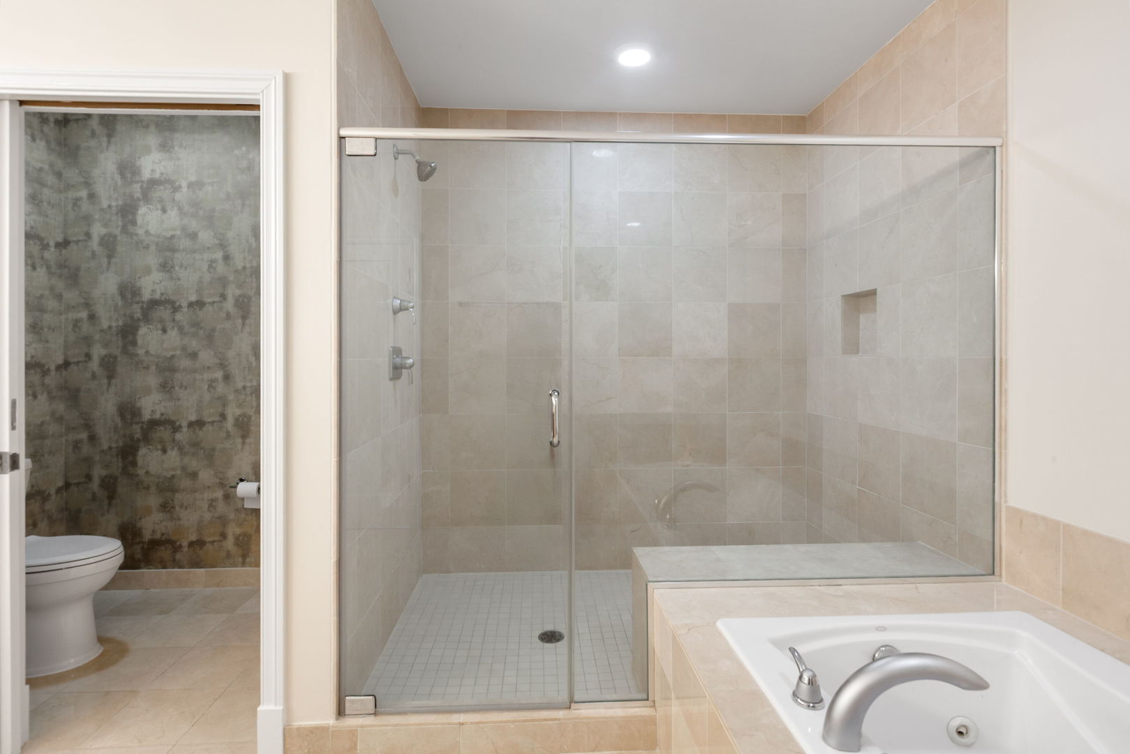 520 S Washington Street Unit: 103