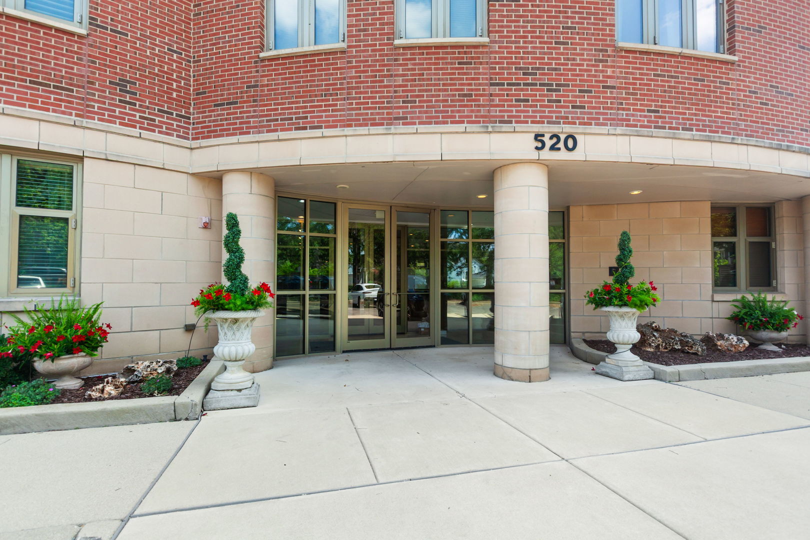 520 S Washington Street Unit: 103