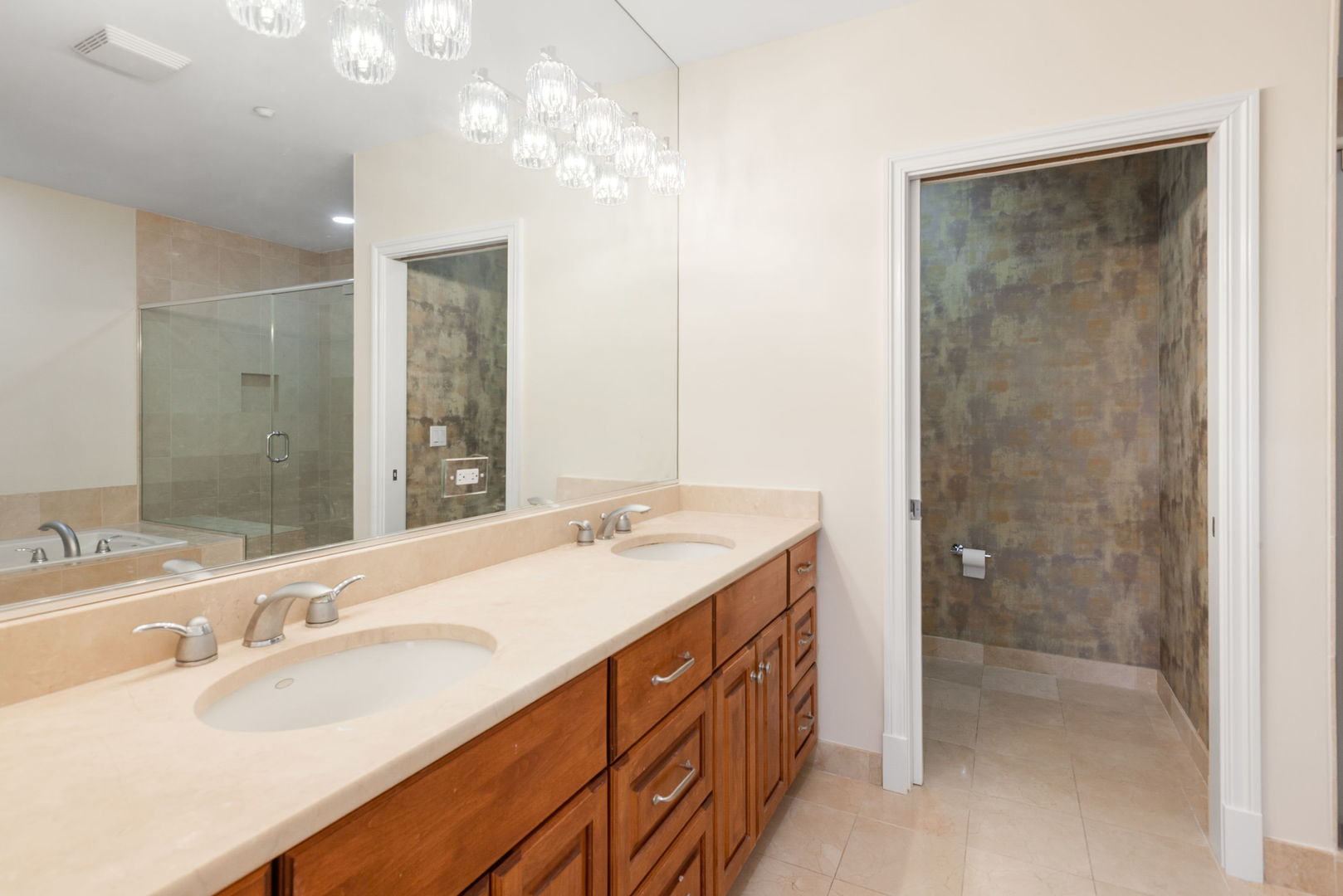 520 S Washington Street Unit: 103