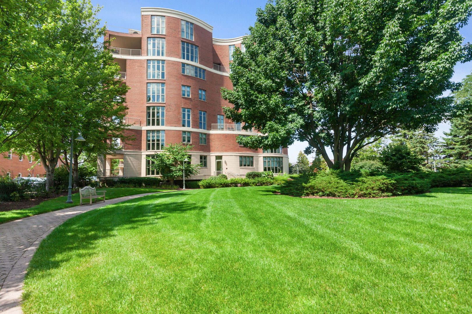 520 S Washington Street Unit: 103