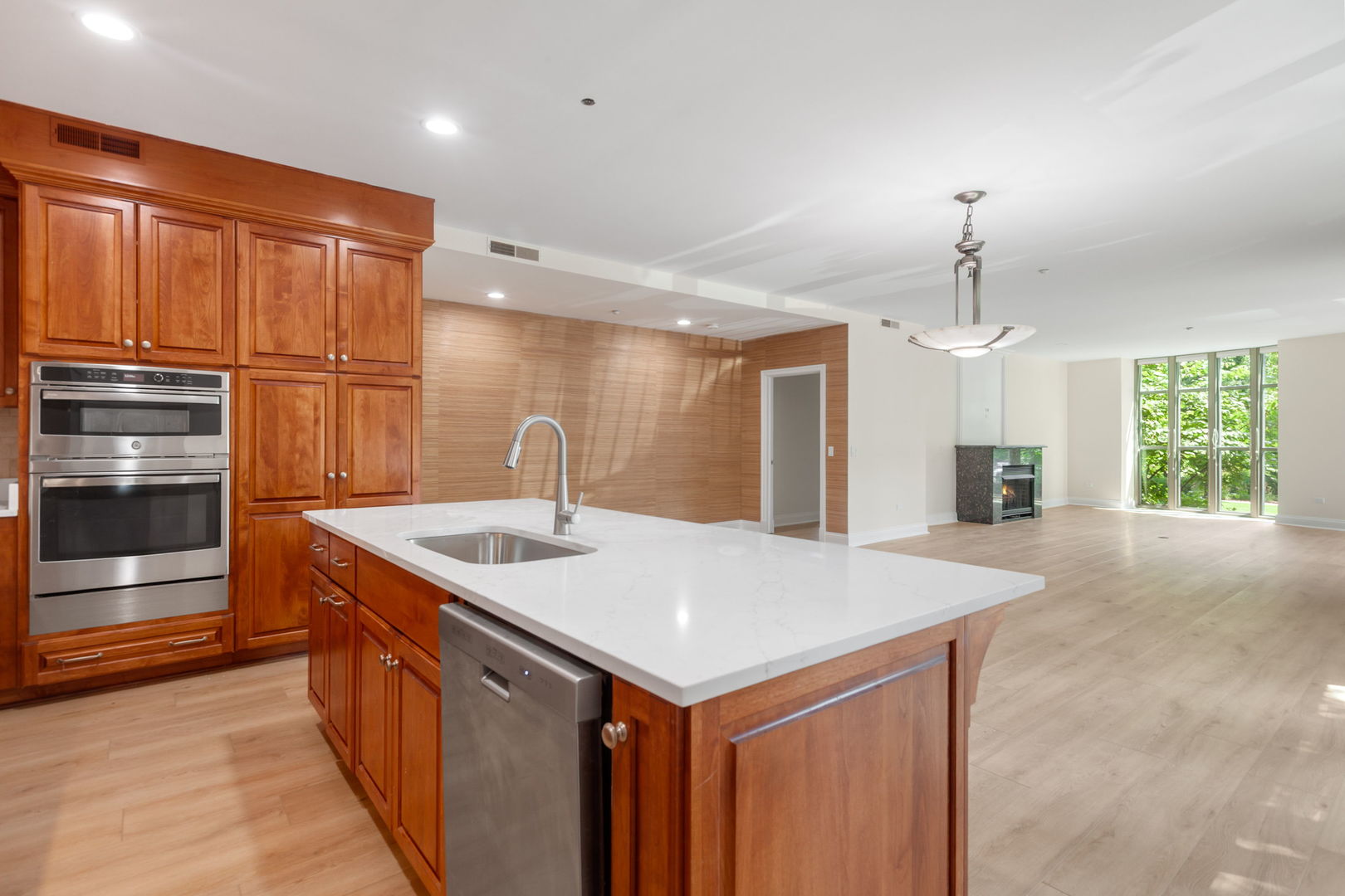 520 S Washington Street Unit: 103
