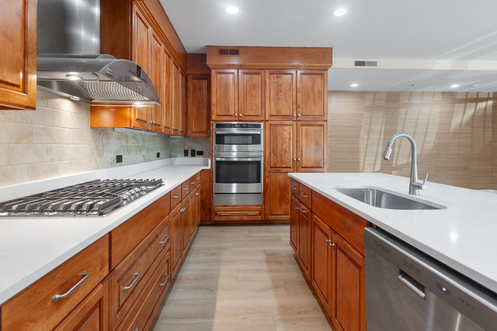 520 S Washington Street Unit: 103