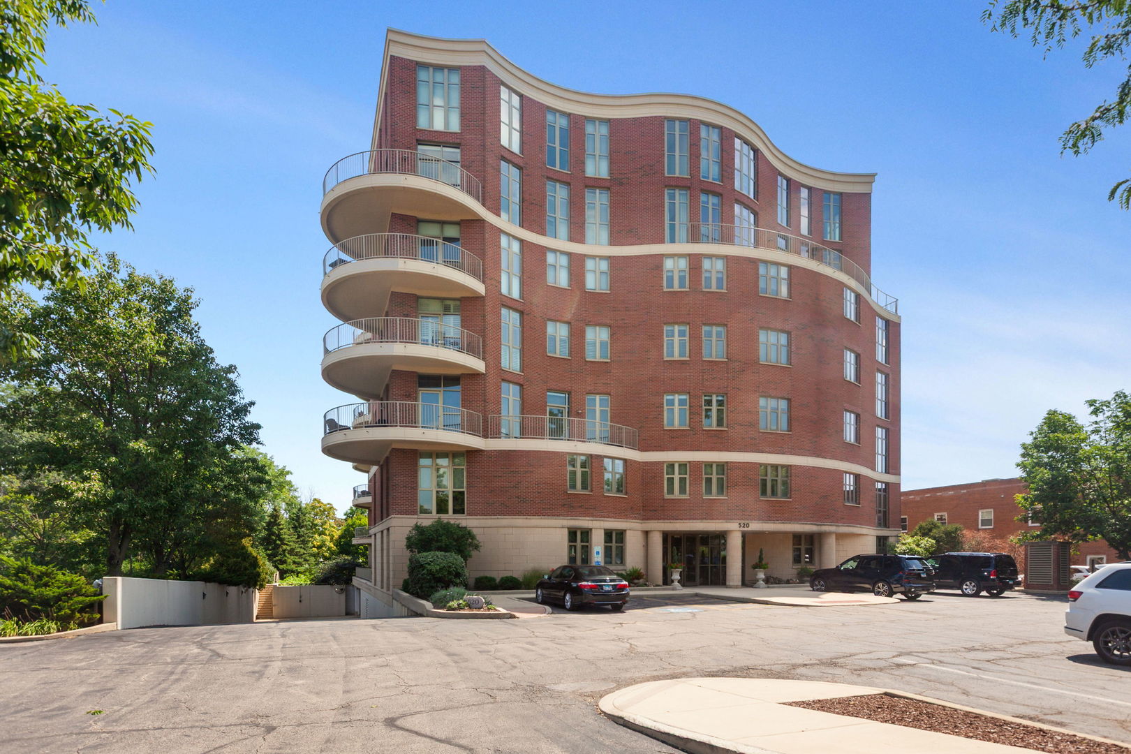 520 S Washington Street Unit: 103