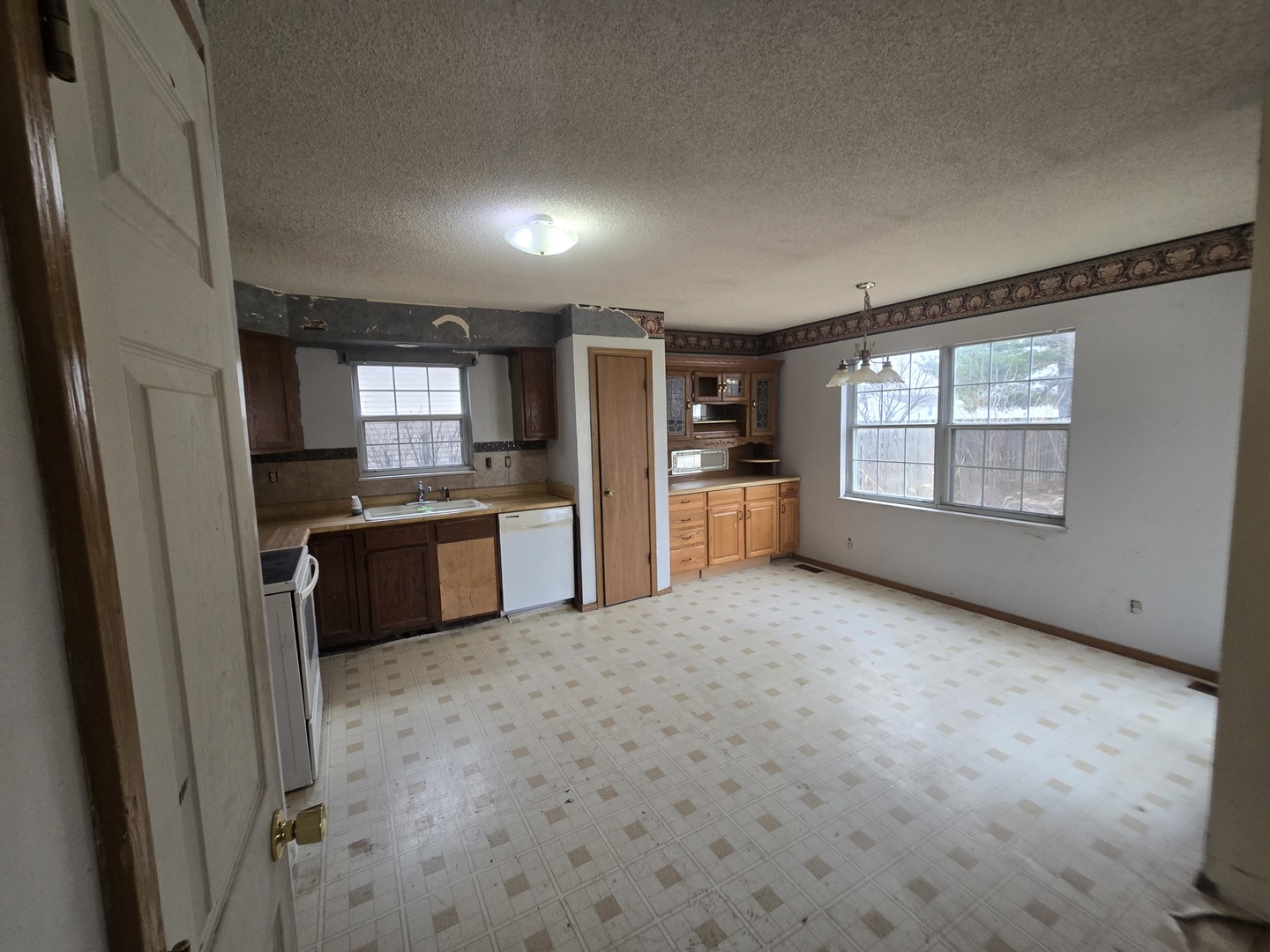 1420 Sioux Drive