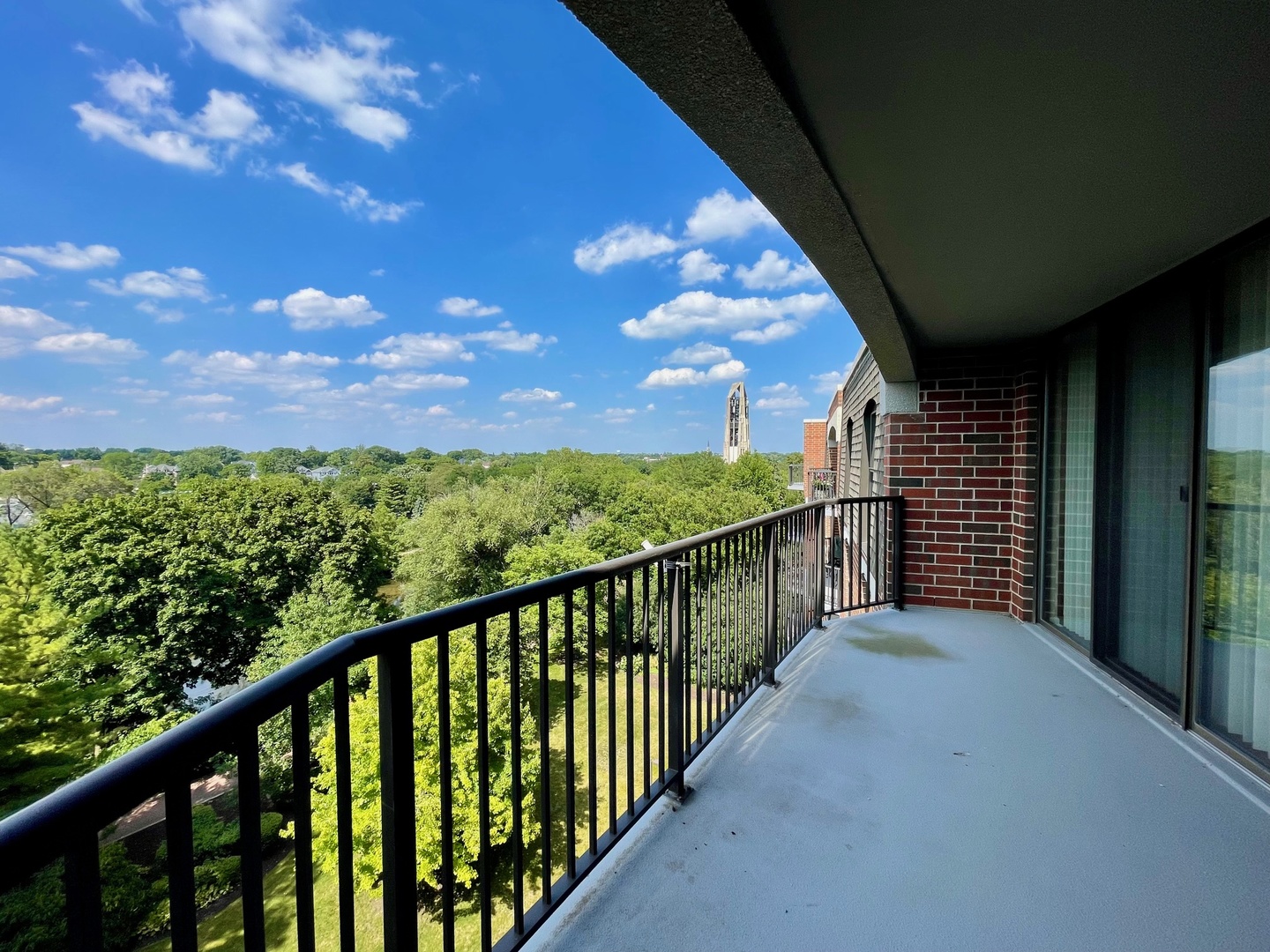 511 AURORA Avenue Unit: 606