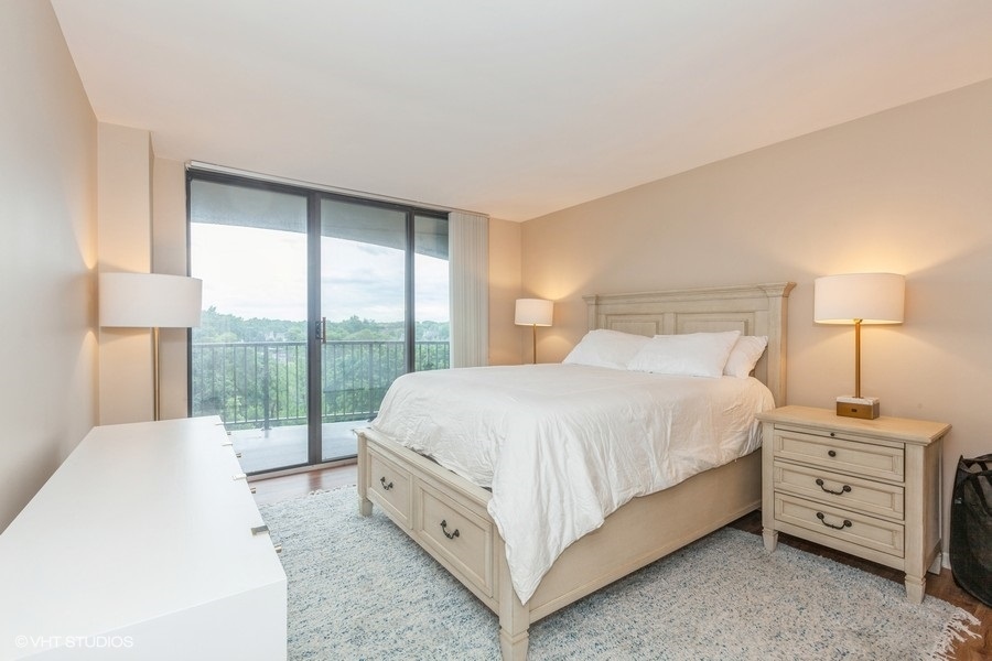 511 AURORA Avenue Unit: 606