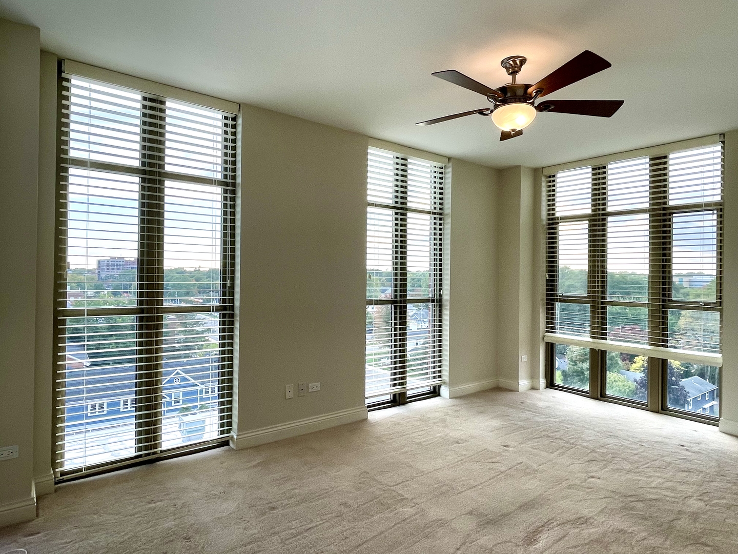 520 S WASHINGTON Street Unit: 604