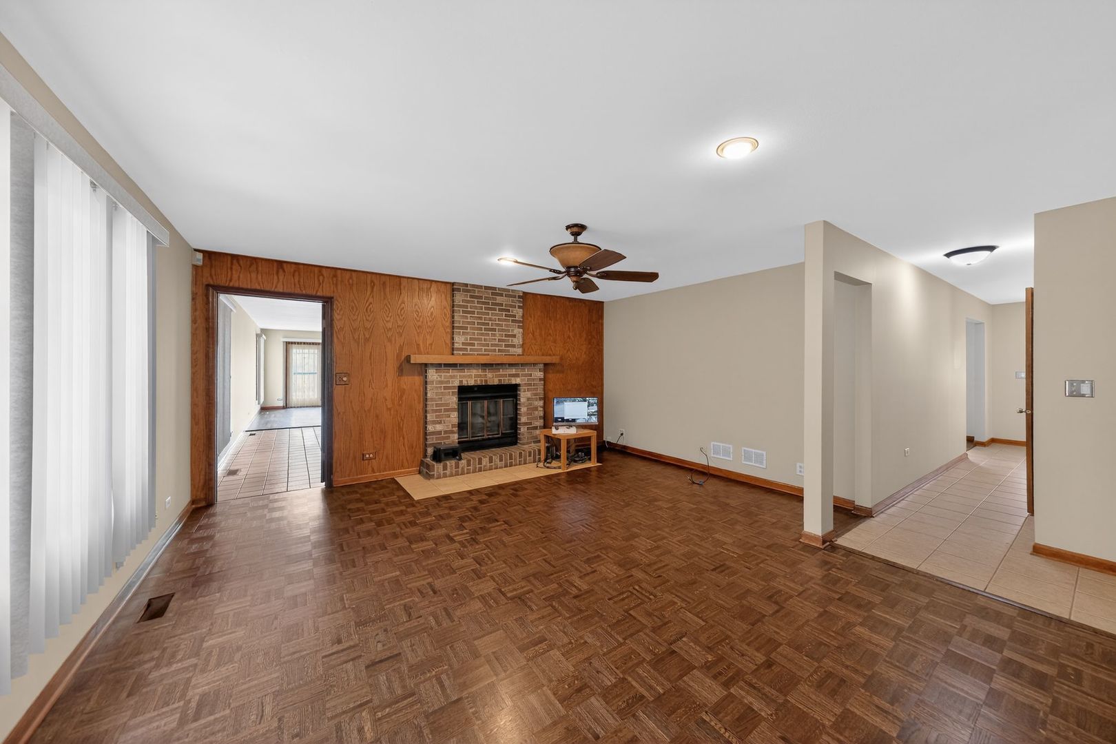 1152 E Walnut Avenue