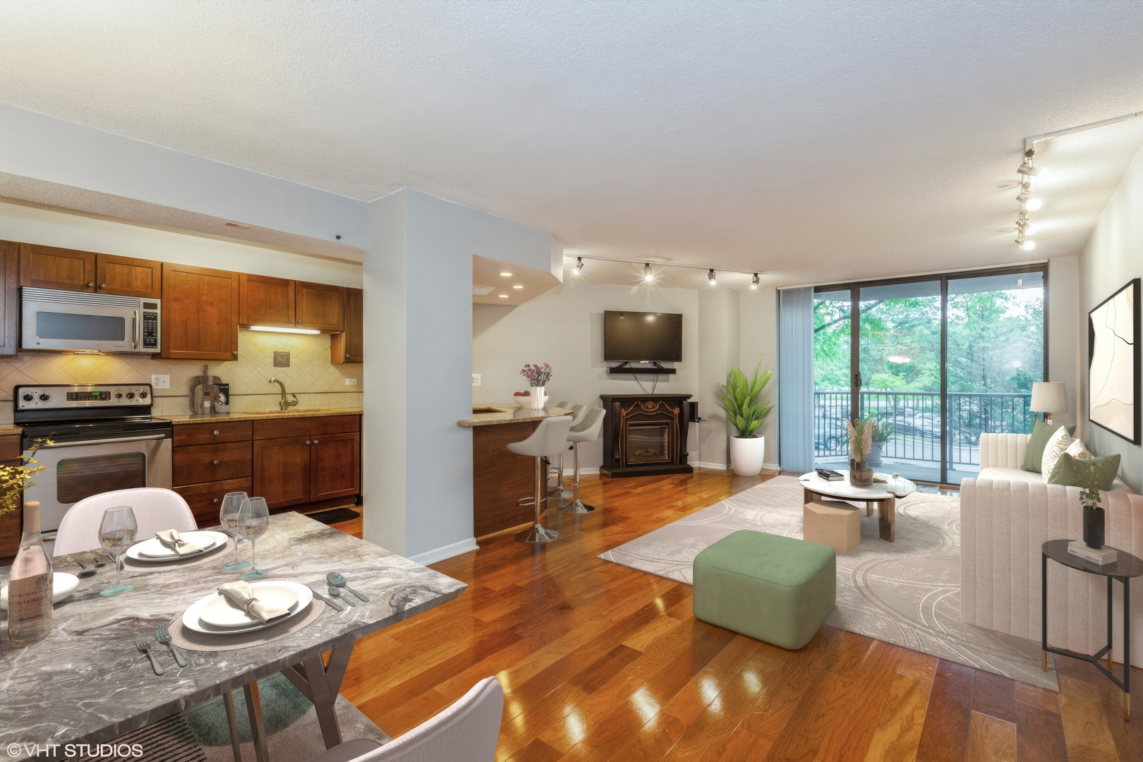 509 Aurora Avenue Unit: 220