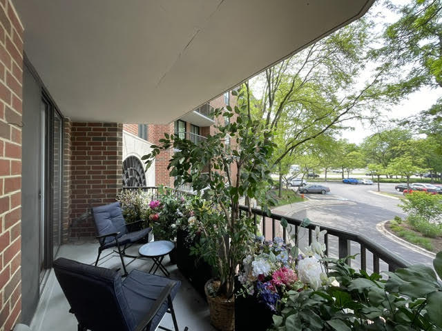 509 Aurora Avenue Unit: 220