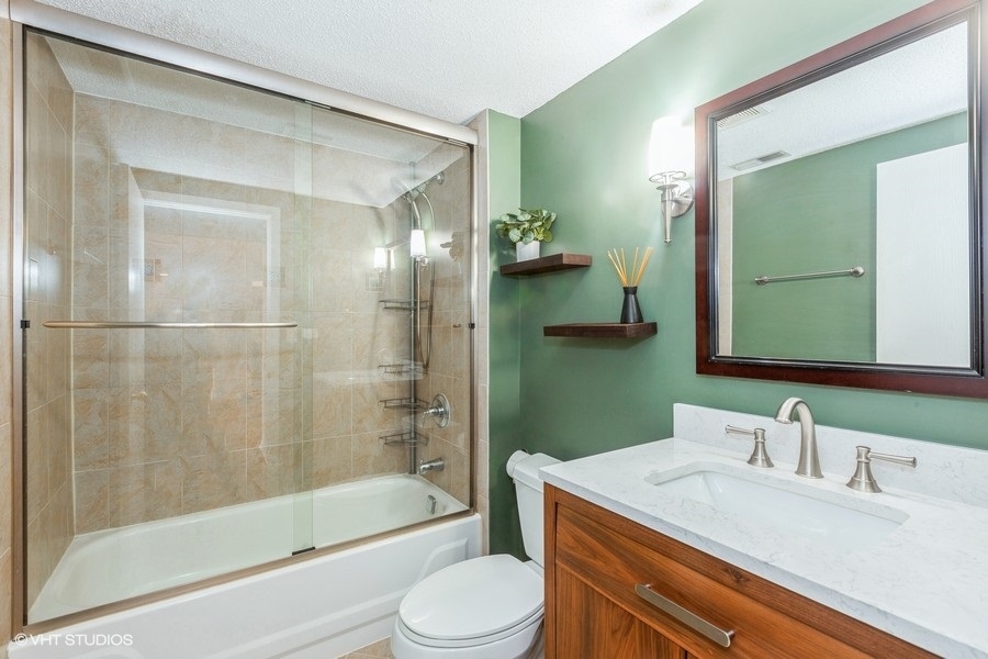 509 Aurora Avenue Unit: 220