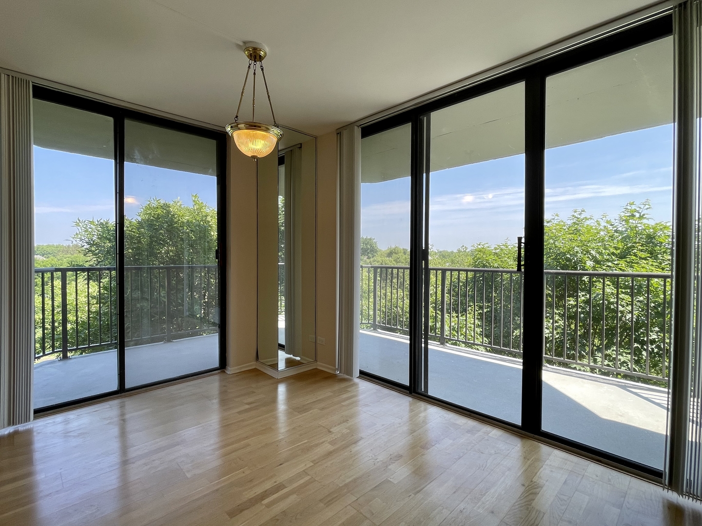 511 AURORA Avenue Unit: 510