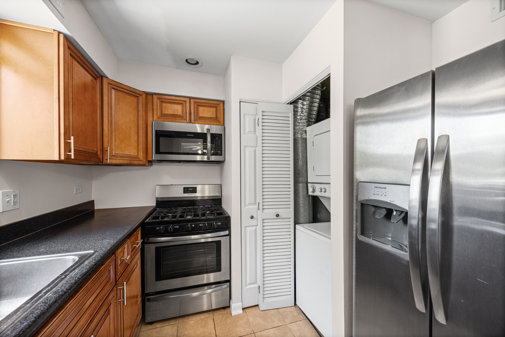 2880 Torrey Pine Lane Unit: 1H