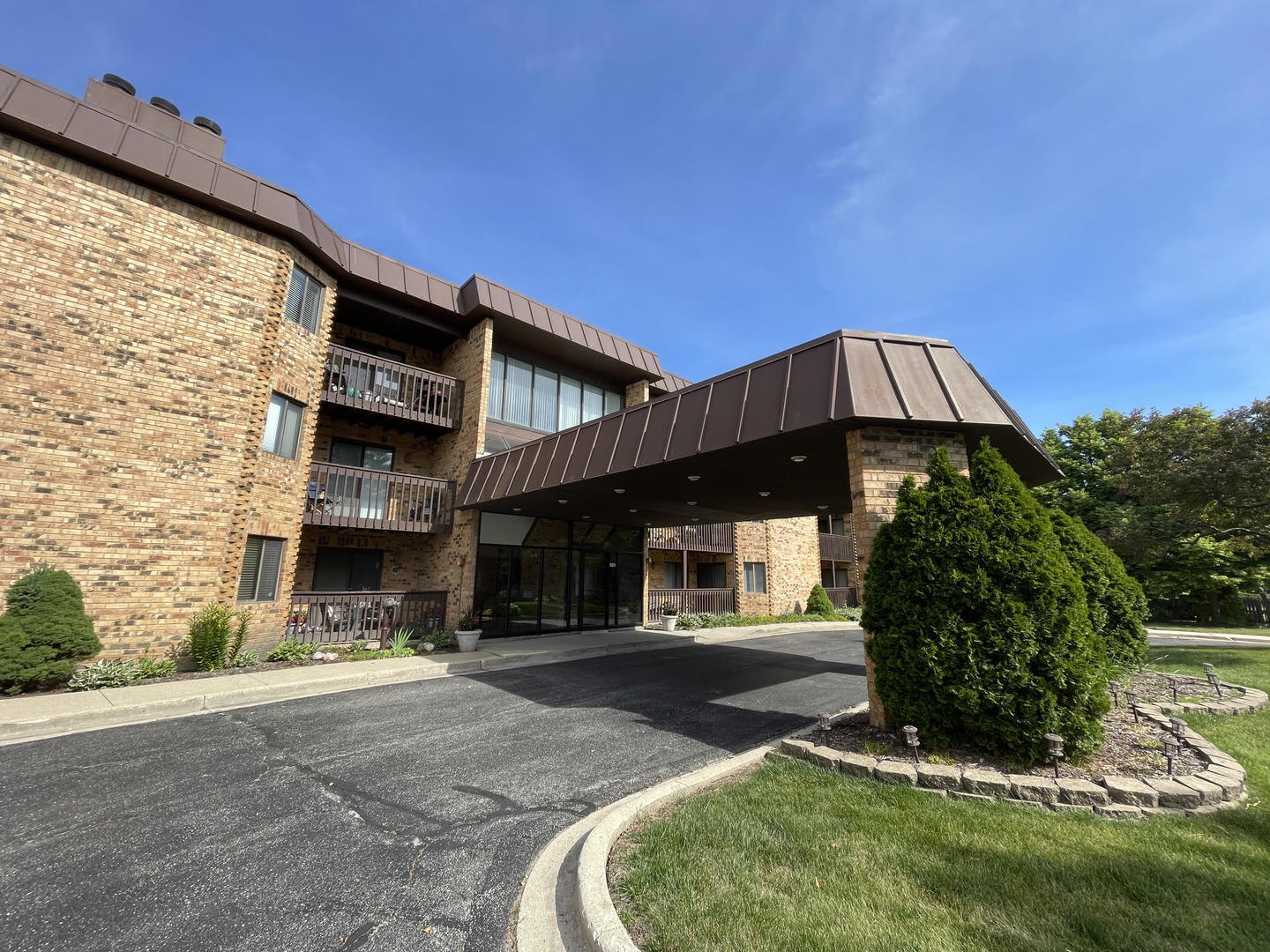 2880 Torrey Pine Lane Unit: 1H