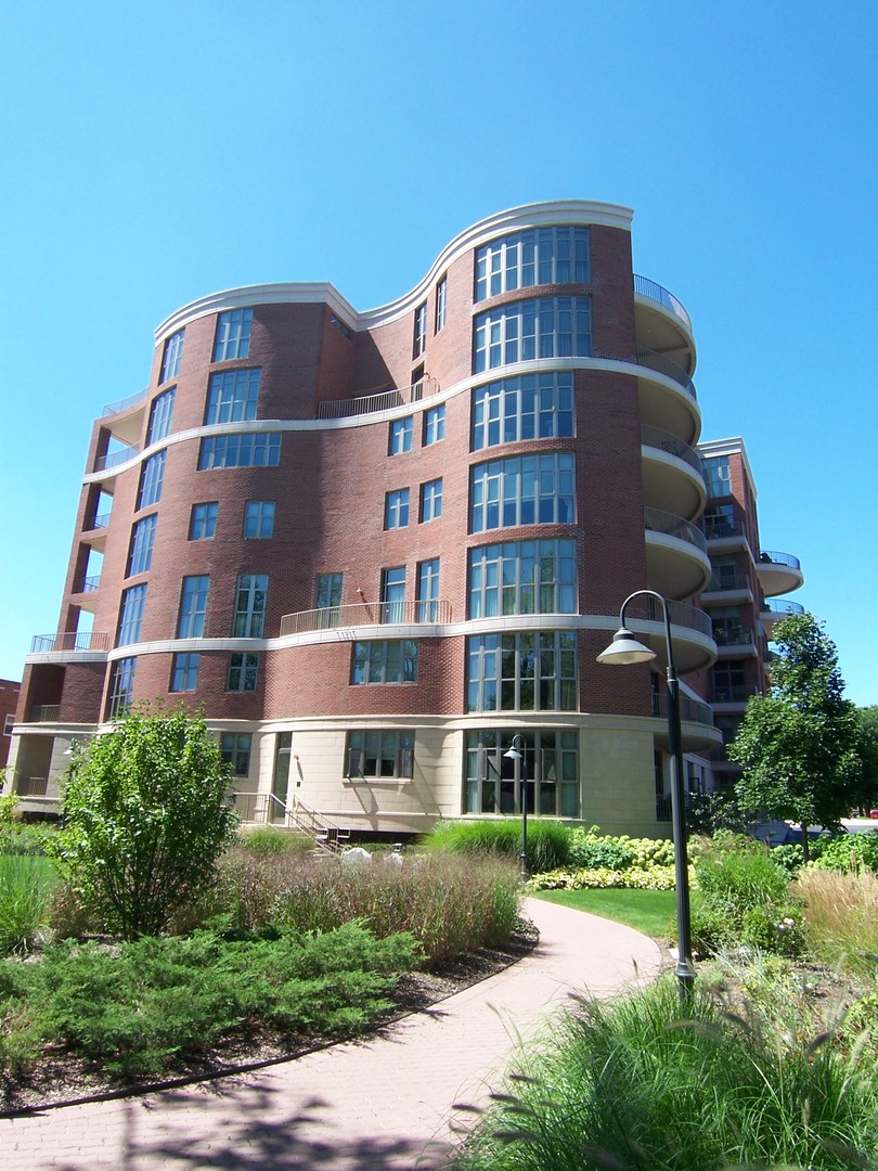 520 S WASHINGTON Street Unit: PH3