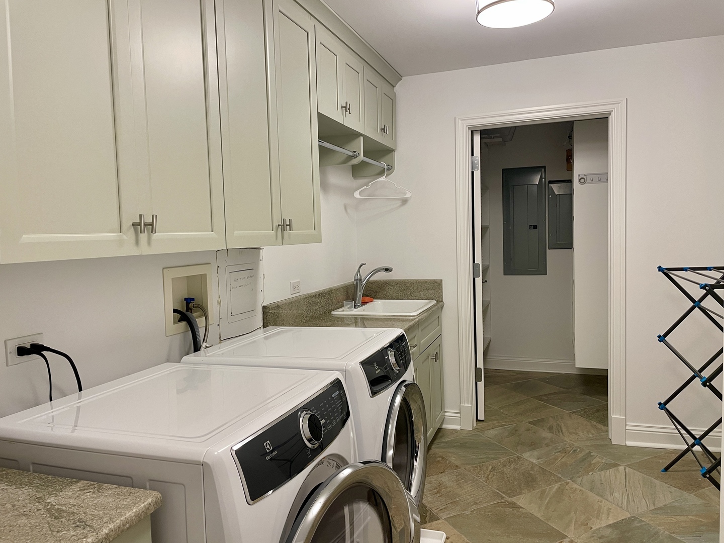 520 S WASHINGTON Street Unit: PH3