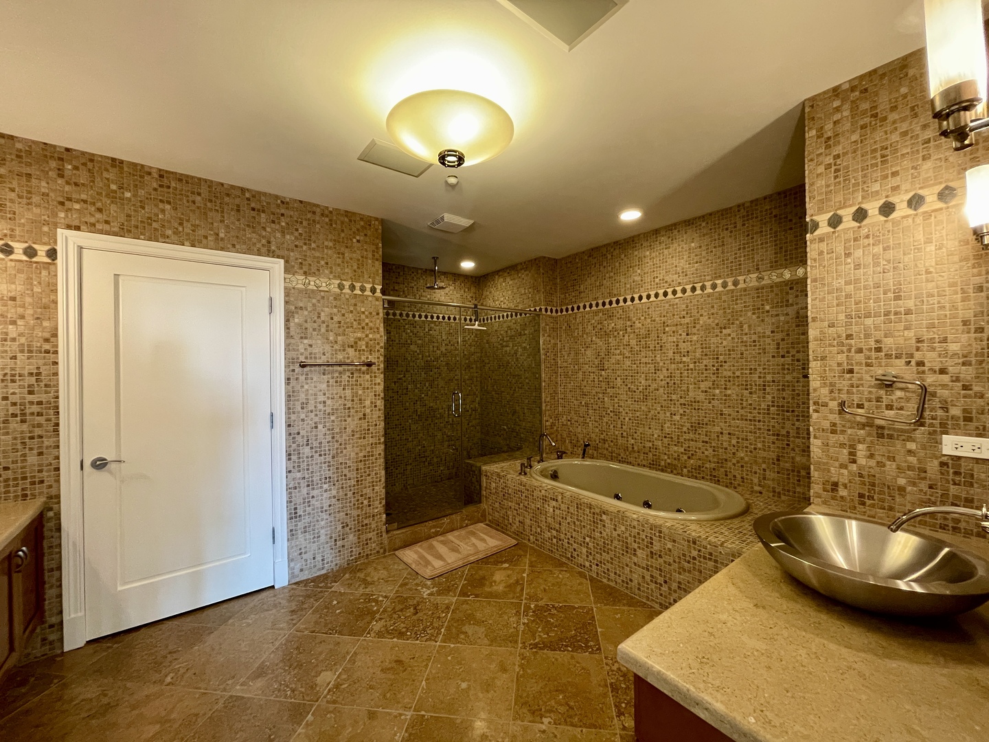 520 S WASHINGTON Street Unit: PH3