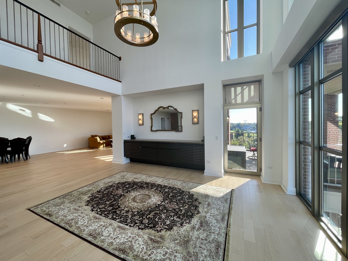 520 S WASHINGTON Street Unit: PH3