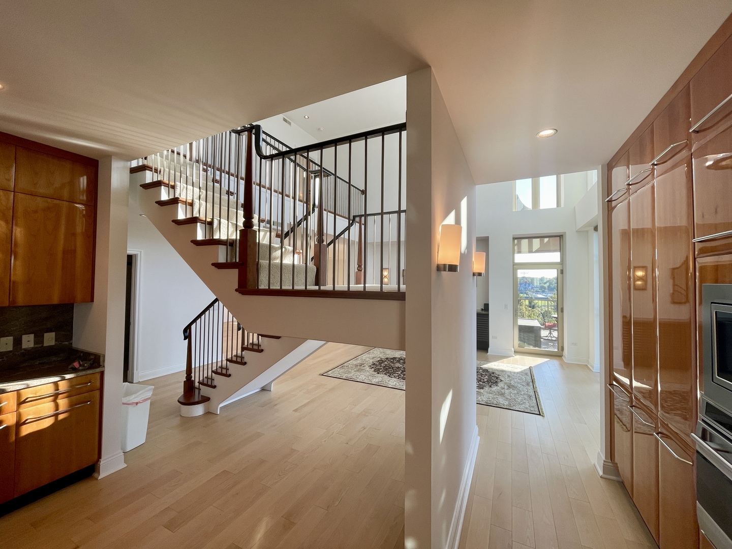 520 S WASHINGTON Street Unit: PH3