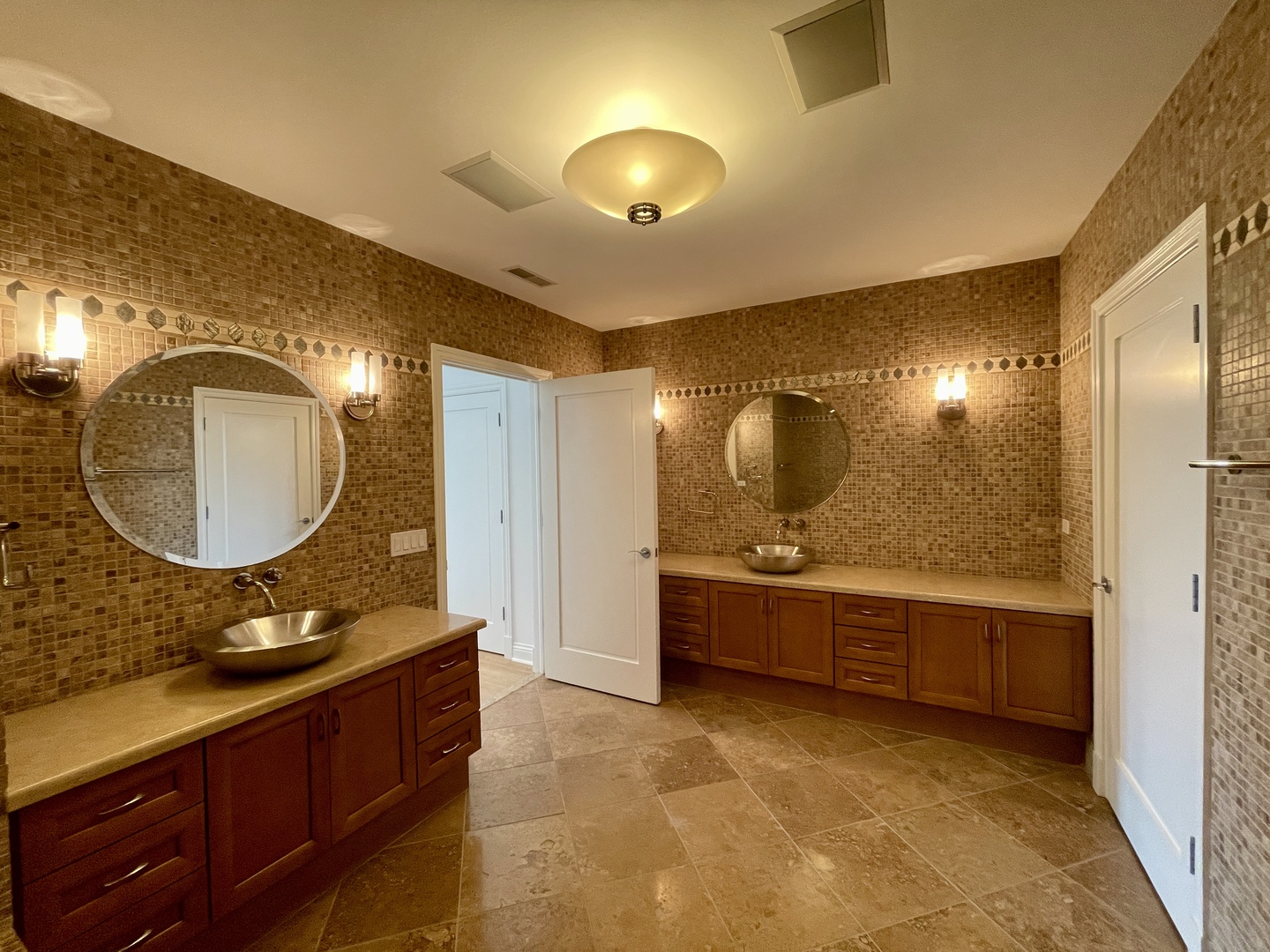 520 S WASHINGTON Street Unit: PH3
