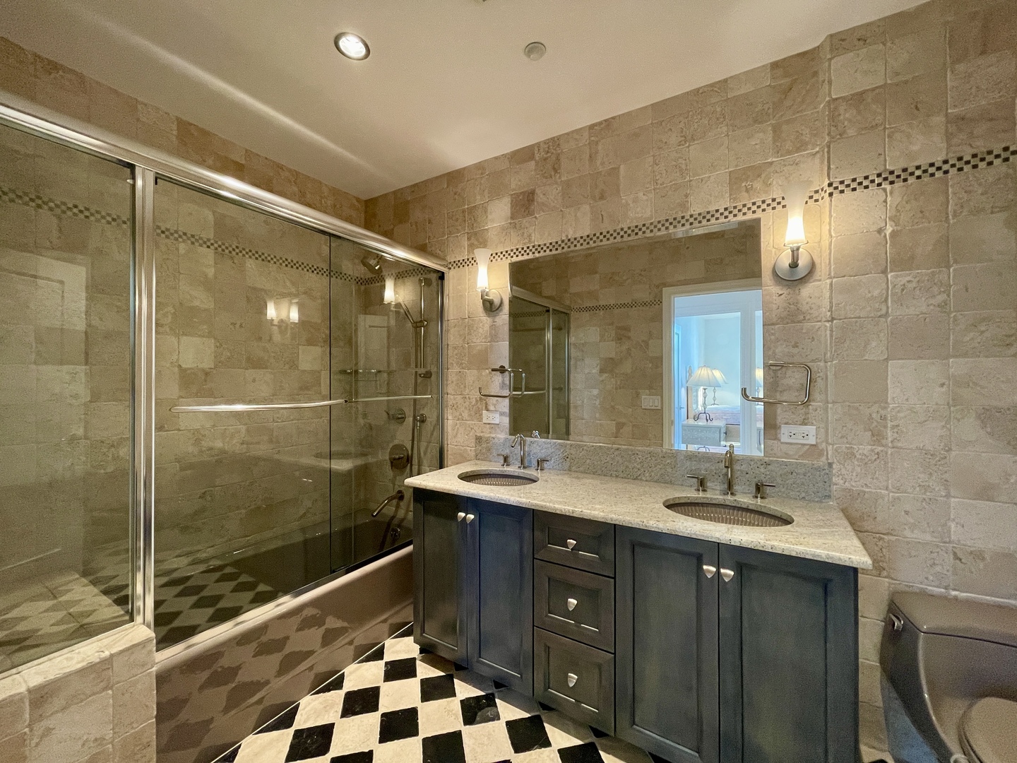 520 S WASHINGTON Street Unit: PH3