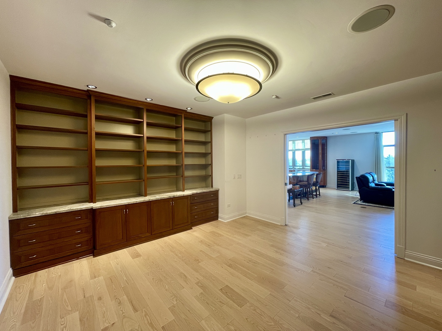 520 S WASHINGTON Street Unit: PH3