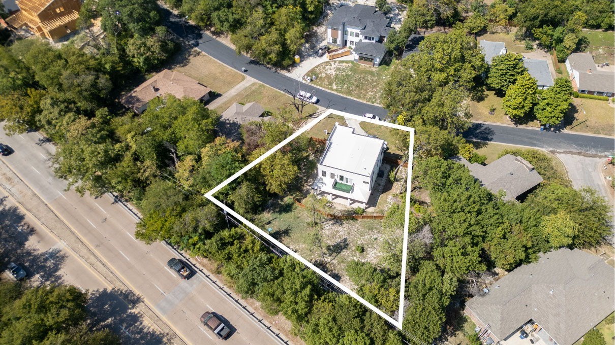912 Brookwood Drive