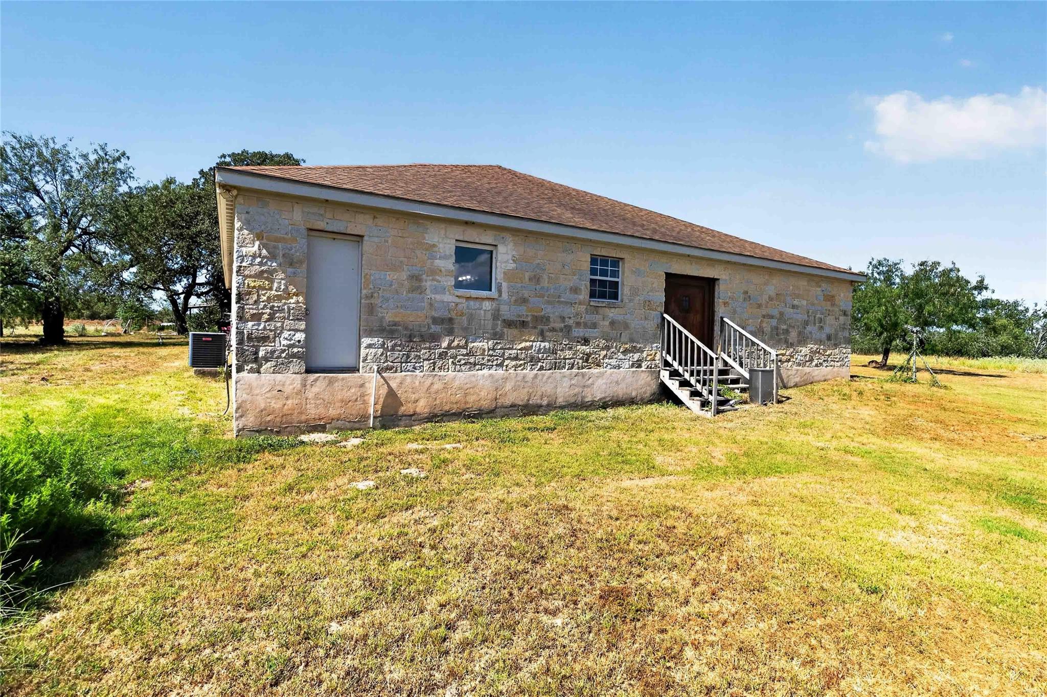 21174 Us Highway 281 S