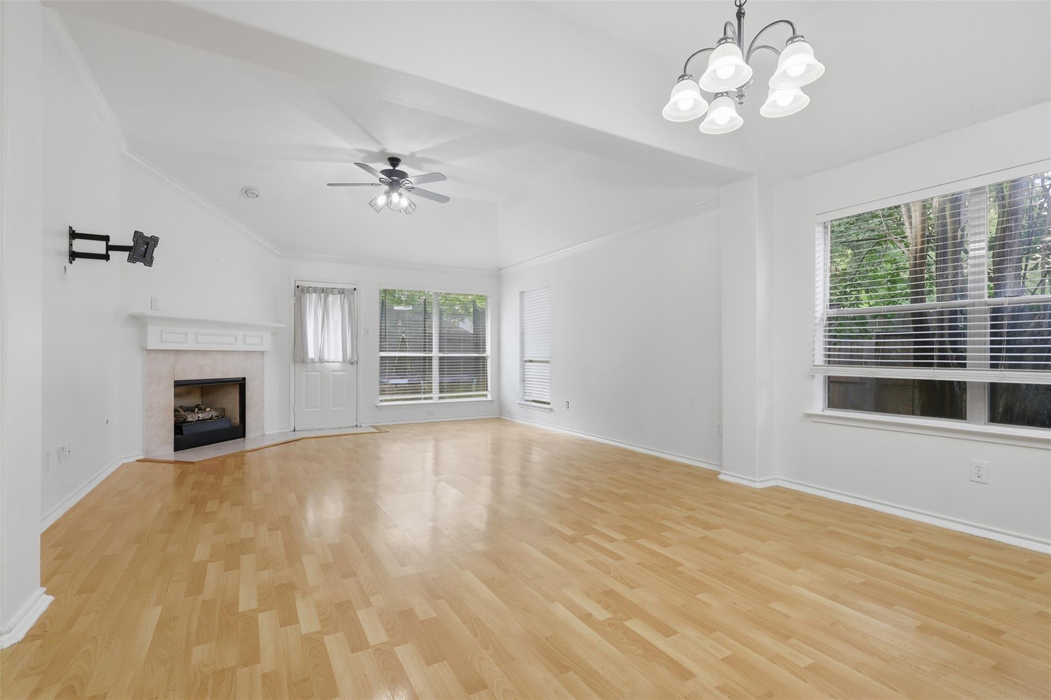 19319 Arbor Pines
