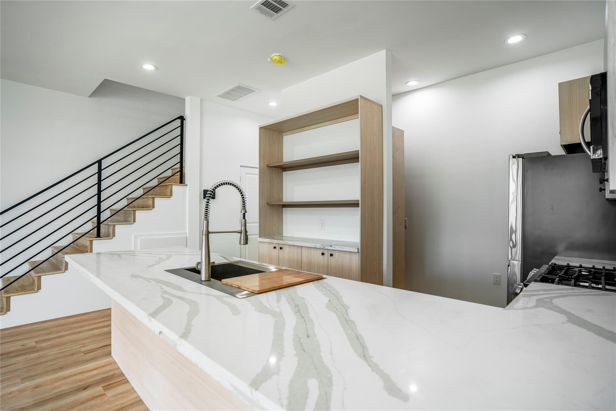 15000 S Richmond Street # 3