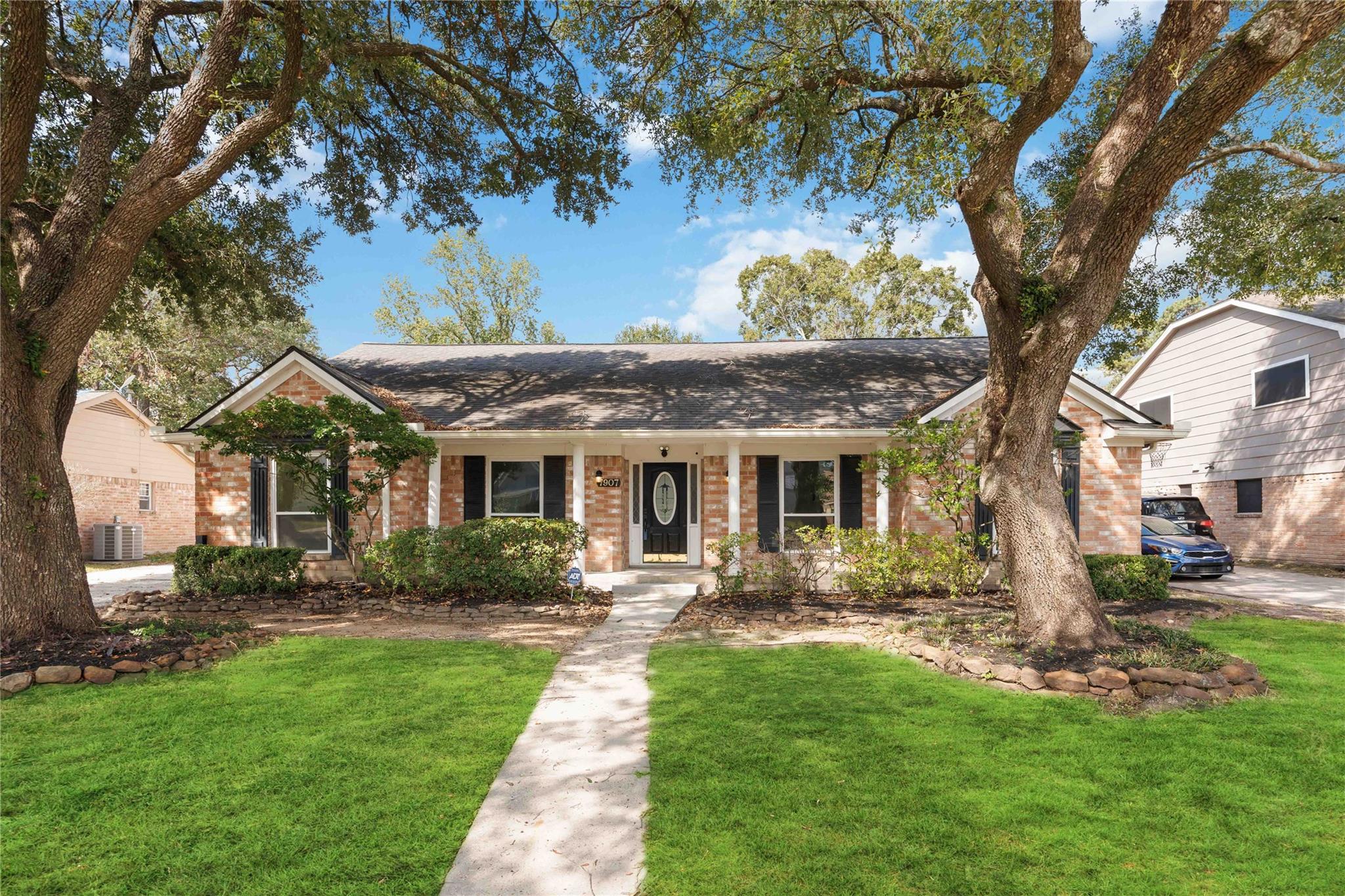 7907 12th Fairway Lane