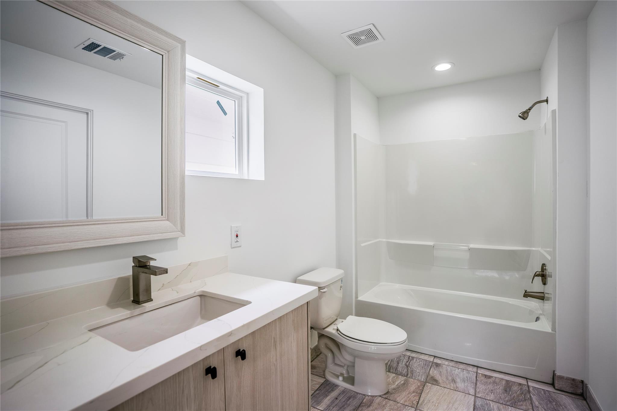 15000 S Richmond Street # 3