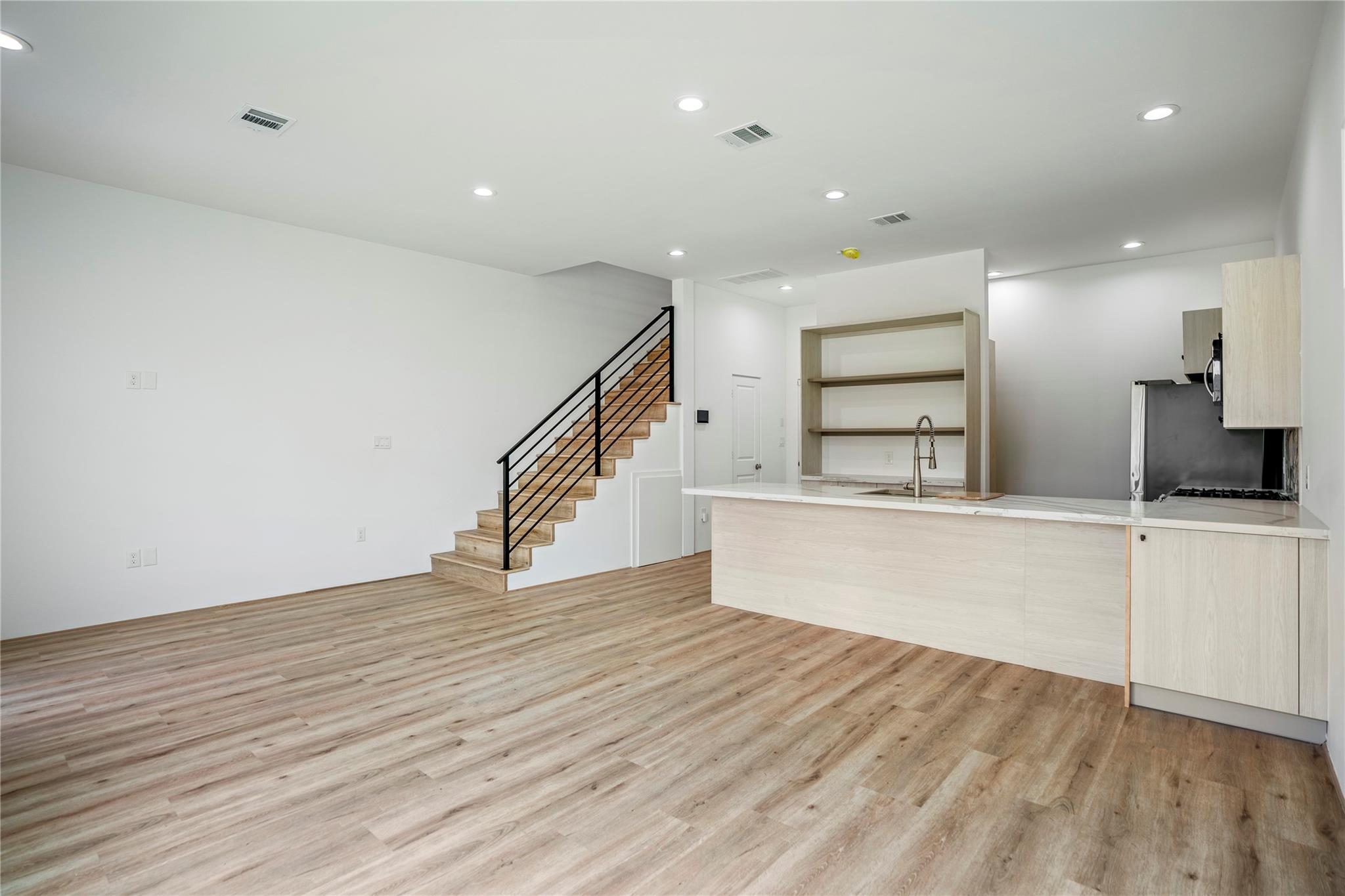 15000 S Richmond Street # 3