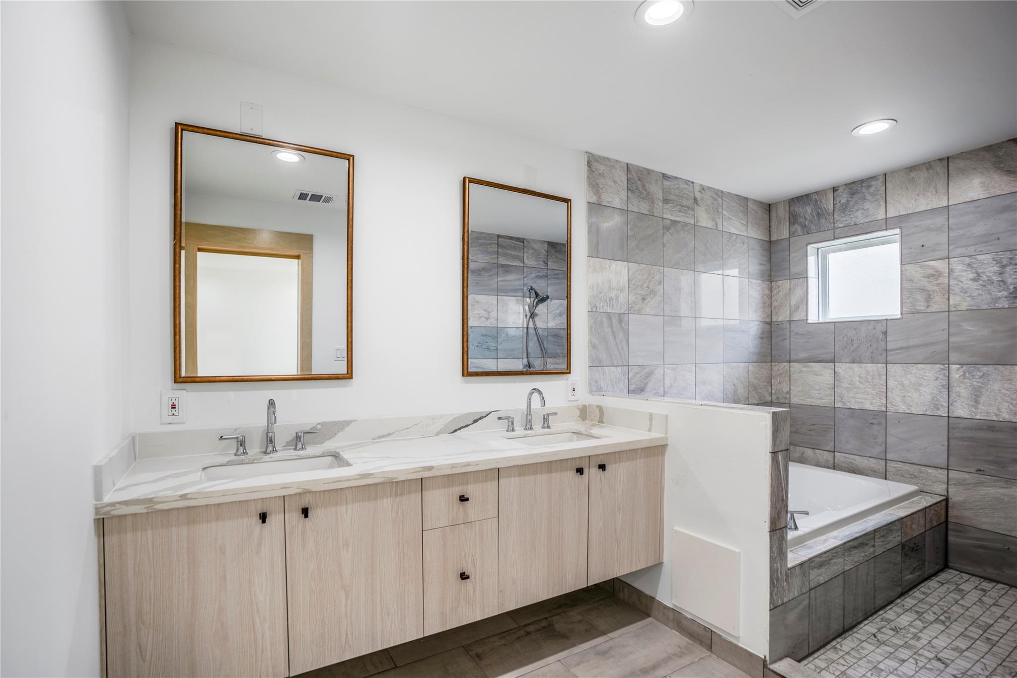 15000 S Richmond Street # 3