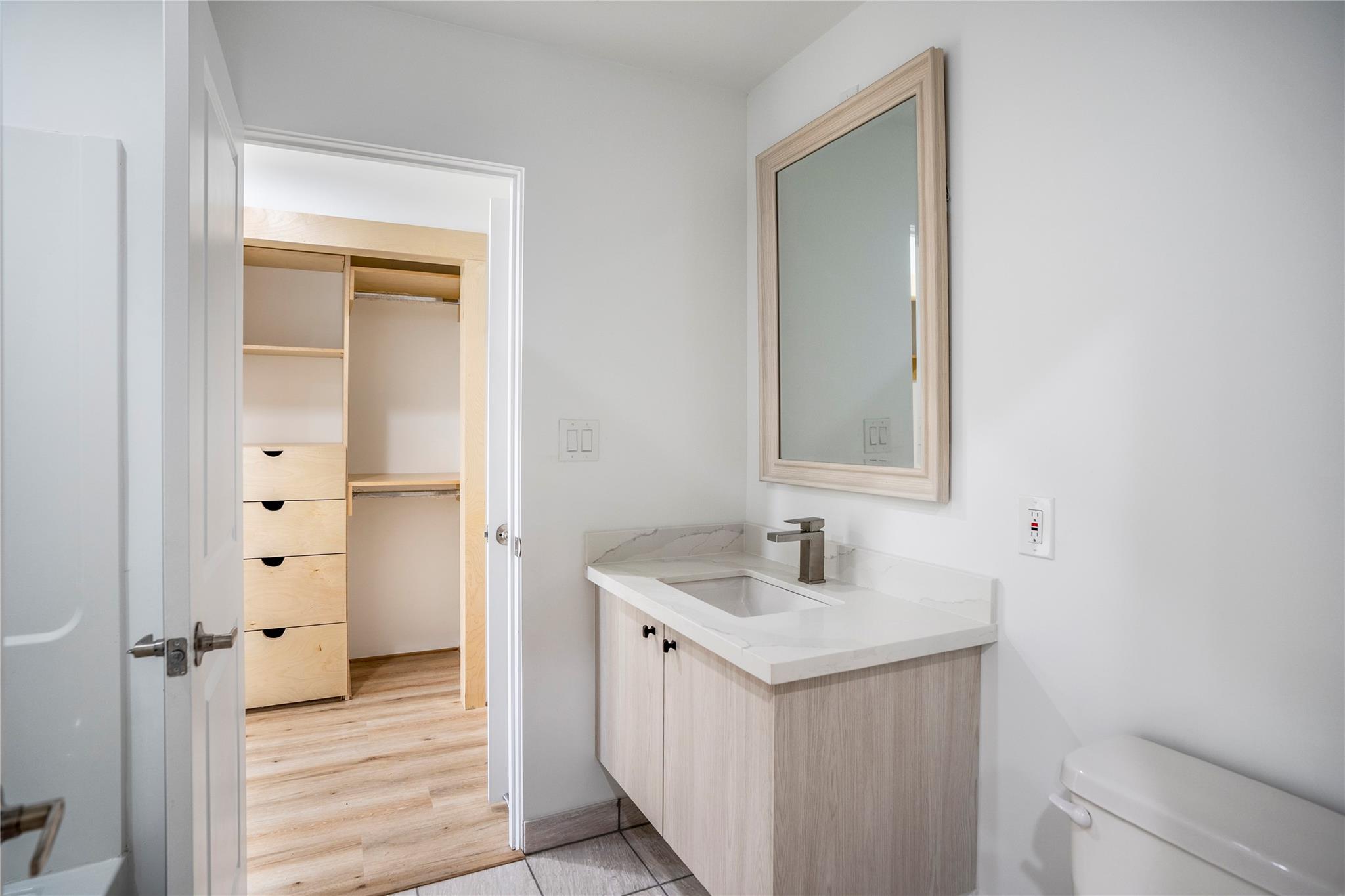 15000 S Richmond Street # 3