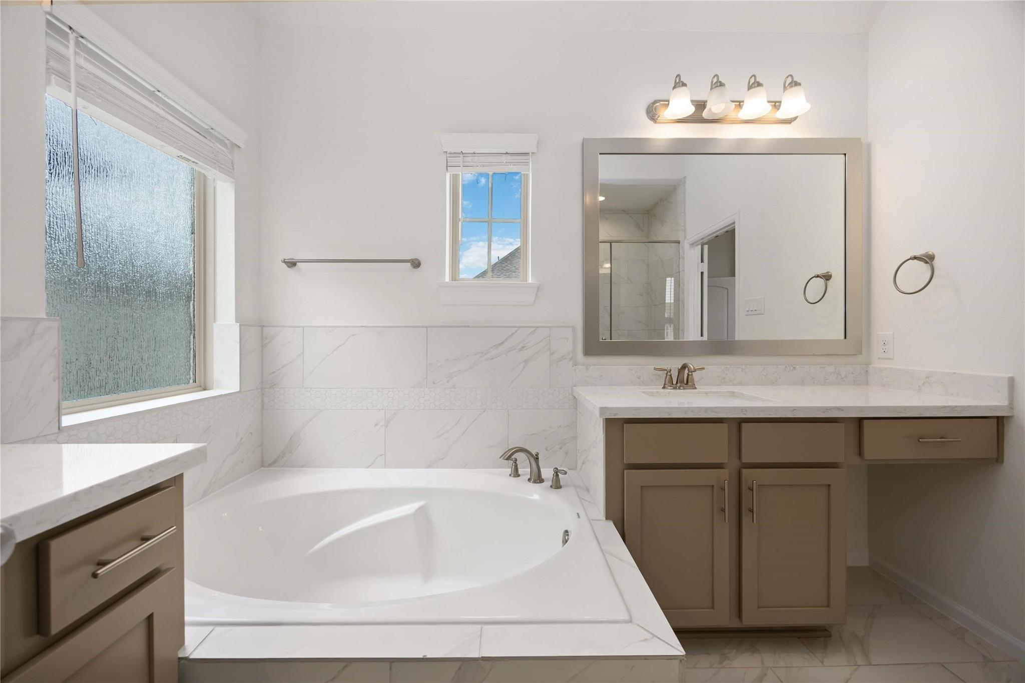 4012 Centre Valley Lane