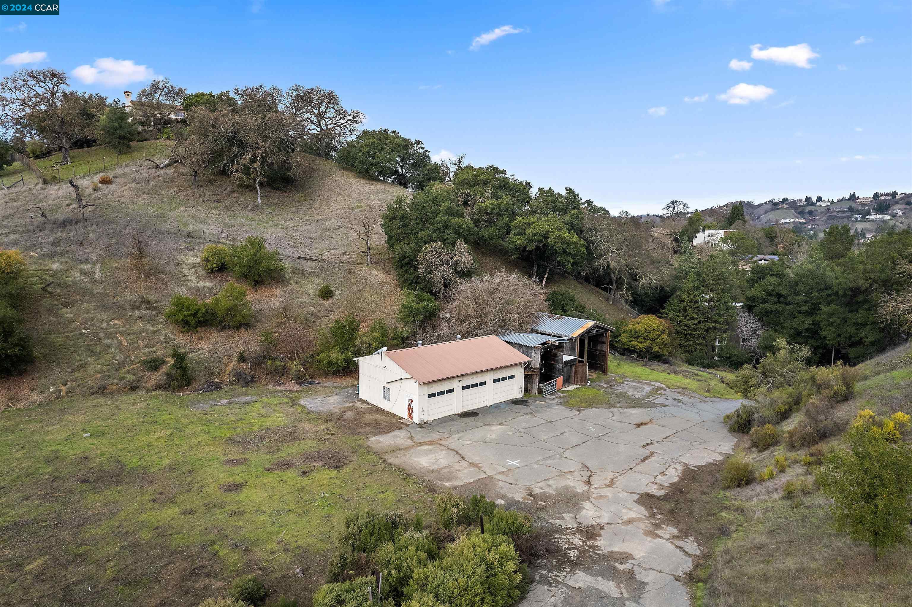 70 Hagen Oaks Ct