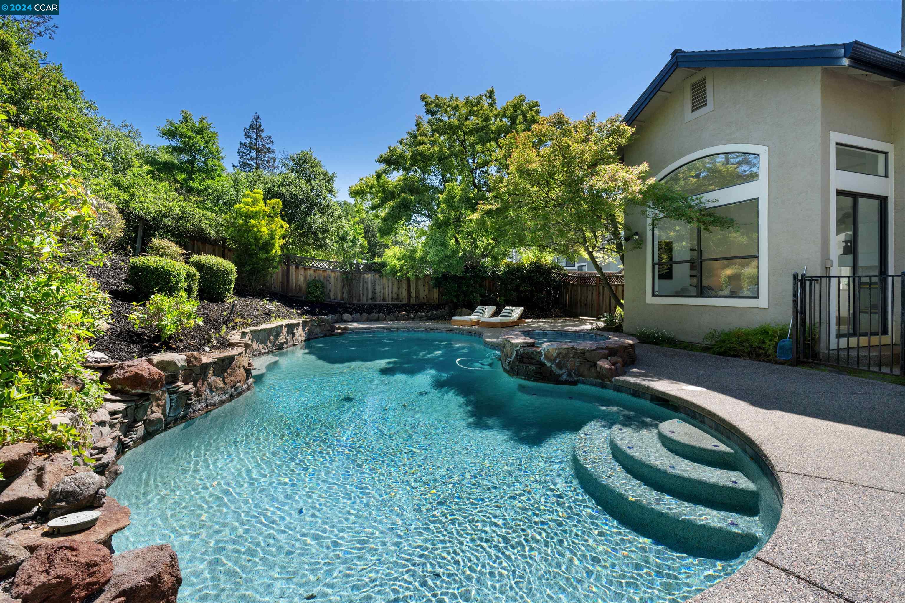 102 Tuscany Way
