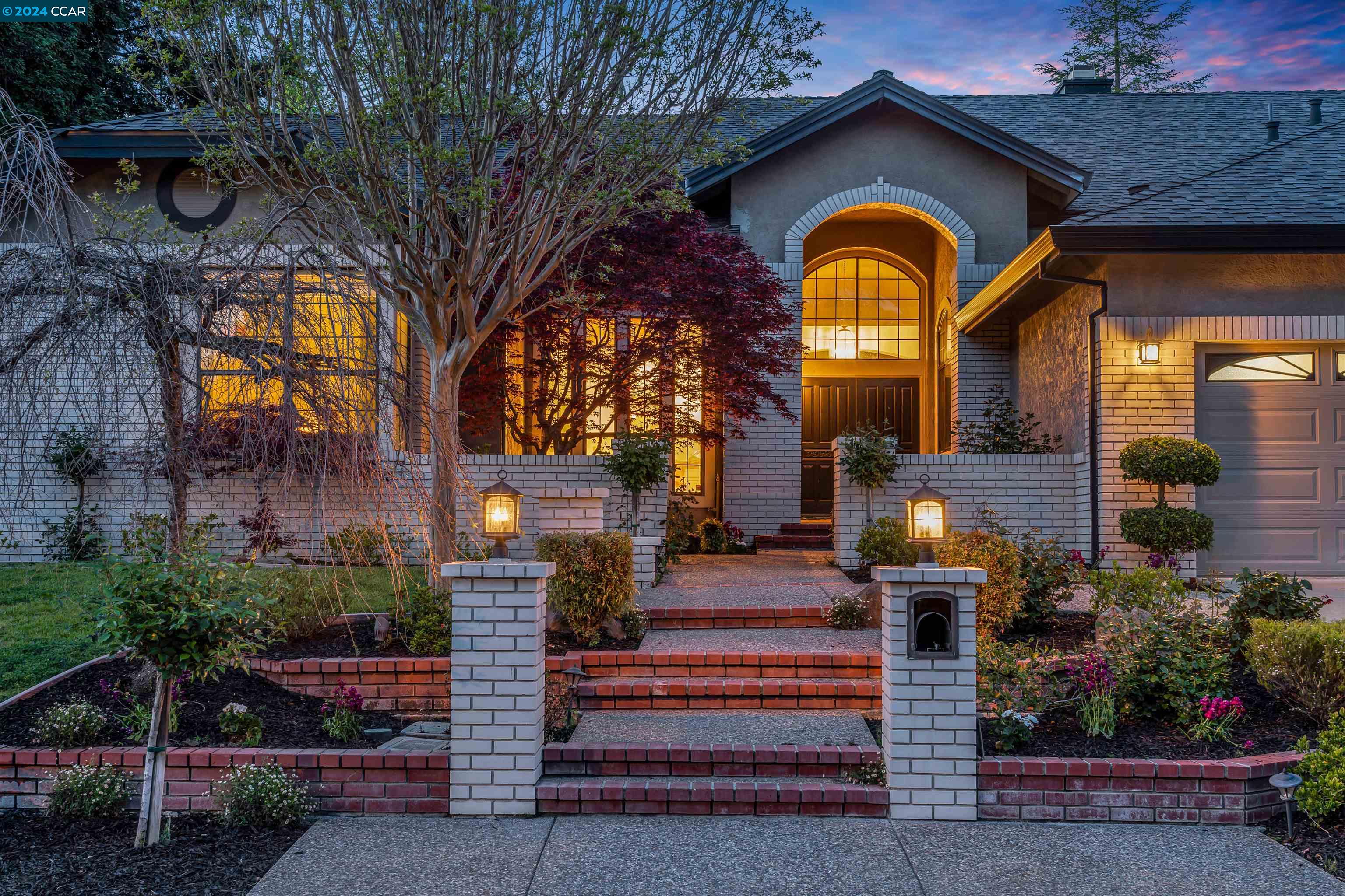 102 Tuscany Way