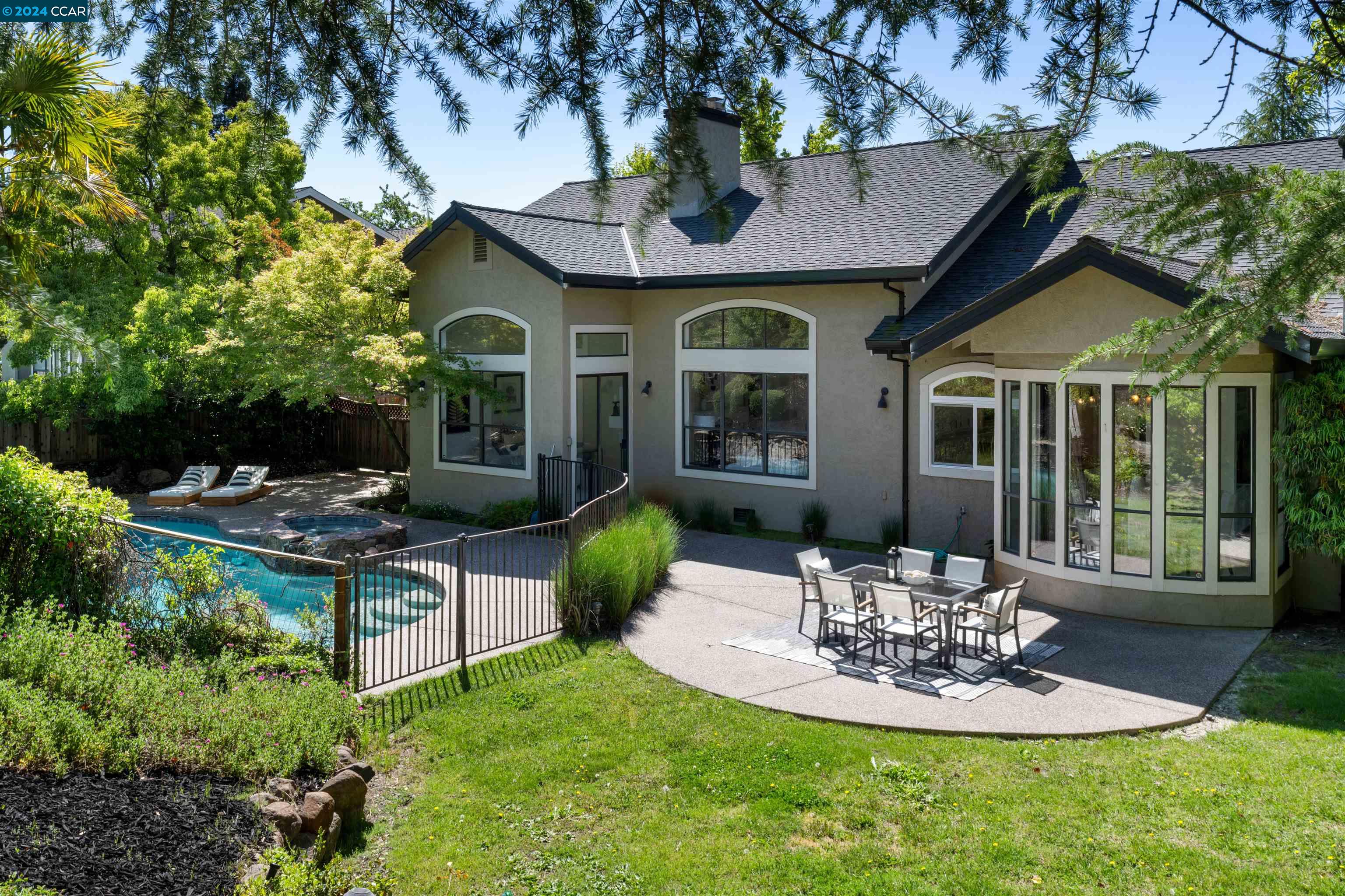 102 Tuscany Way