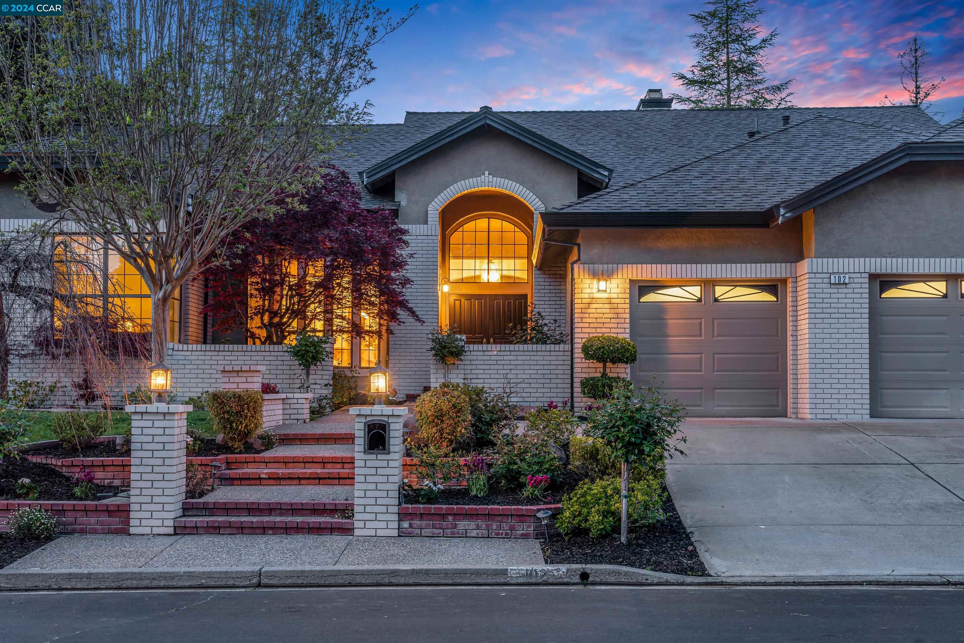 102 Tuscany Way