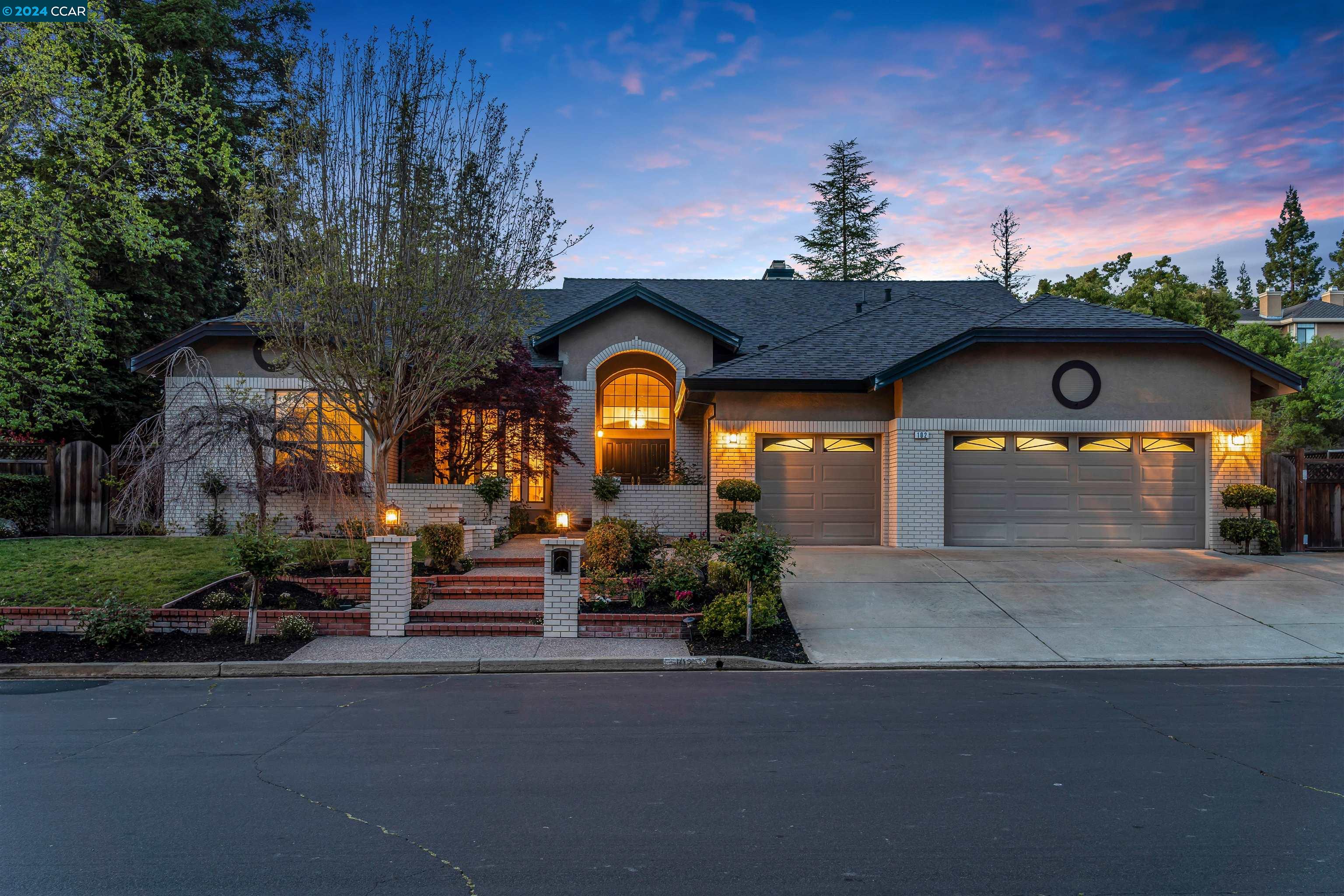 102 Tuscany Way